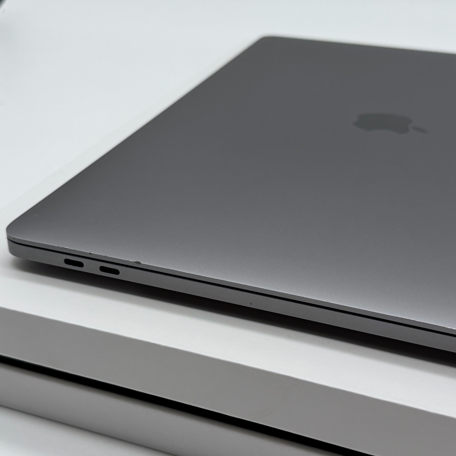 8TB SSD – MACBOOK PRO 16 INCH – 8TB SSD – 64GB RAM – WARRANTY