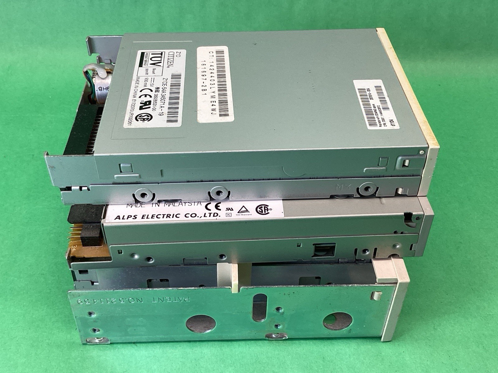 x3 Beige 3.5” Internal Floppy Drive Citizen Alps HP Mitsumi UNTESTED – LOT OF 3