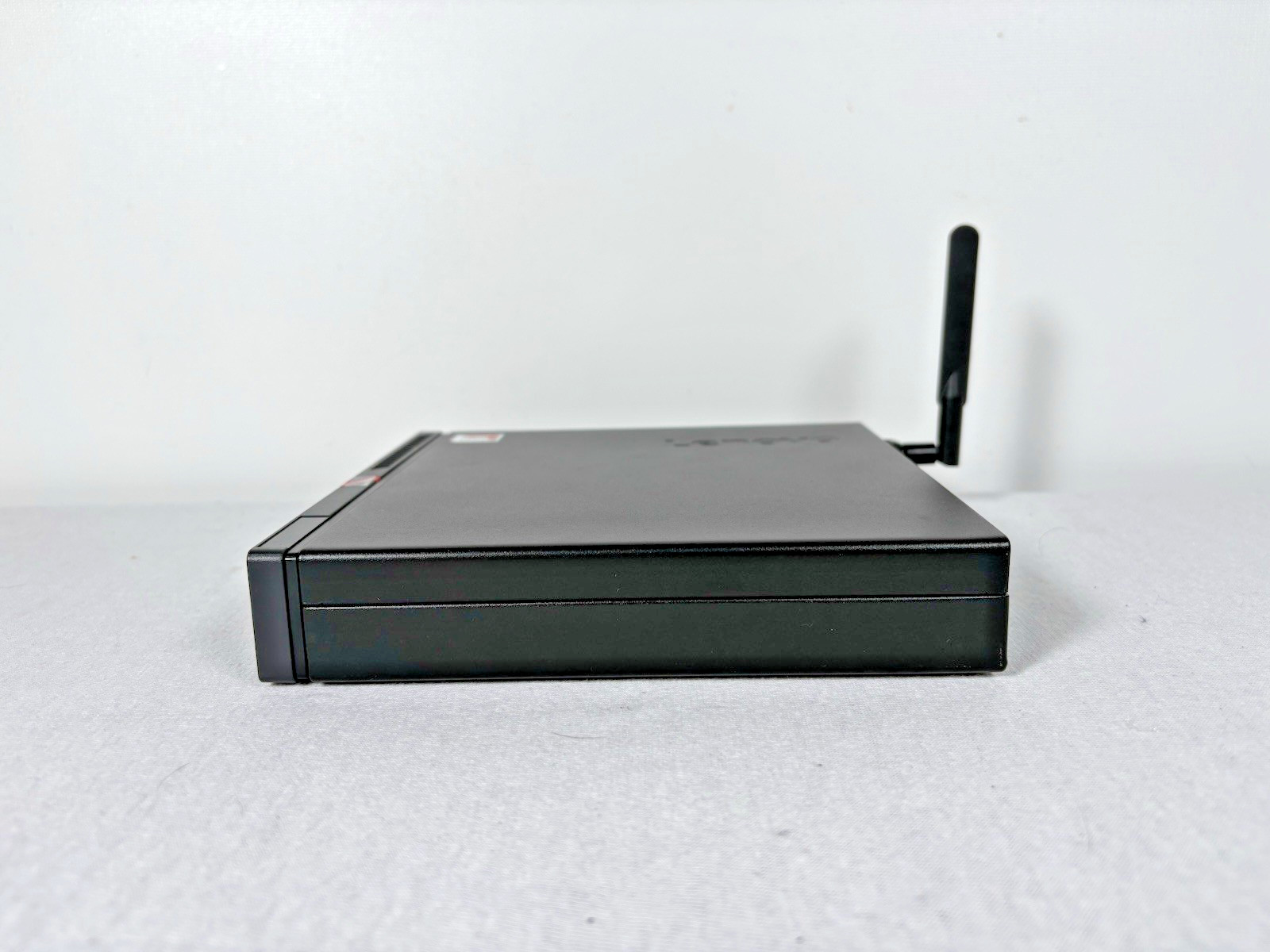 Lenovo ThinkCentre M715q Tiny PC AMD A6-8750E@3.0GHz 8GB RAM 128GB SSD W10 Pro