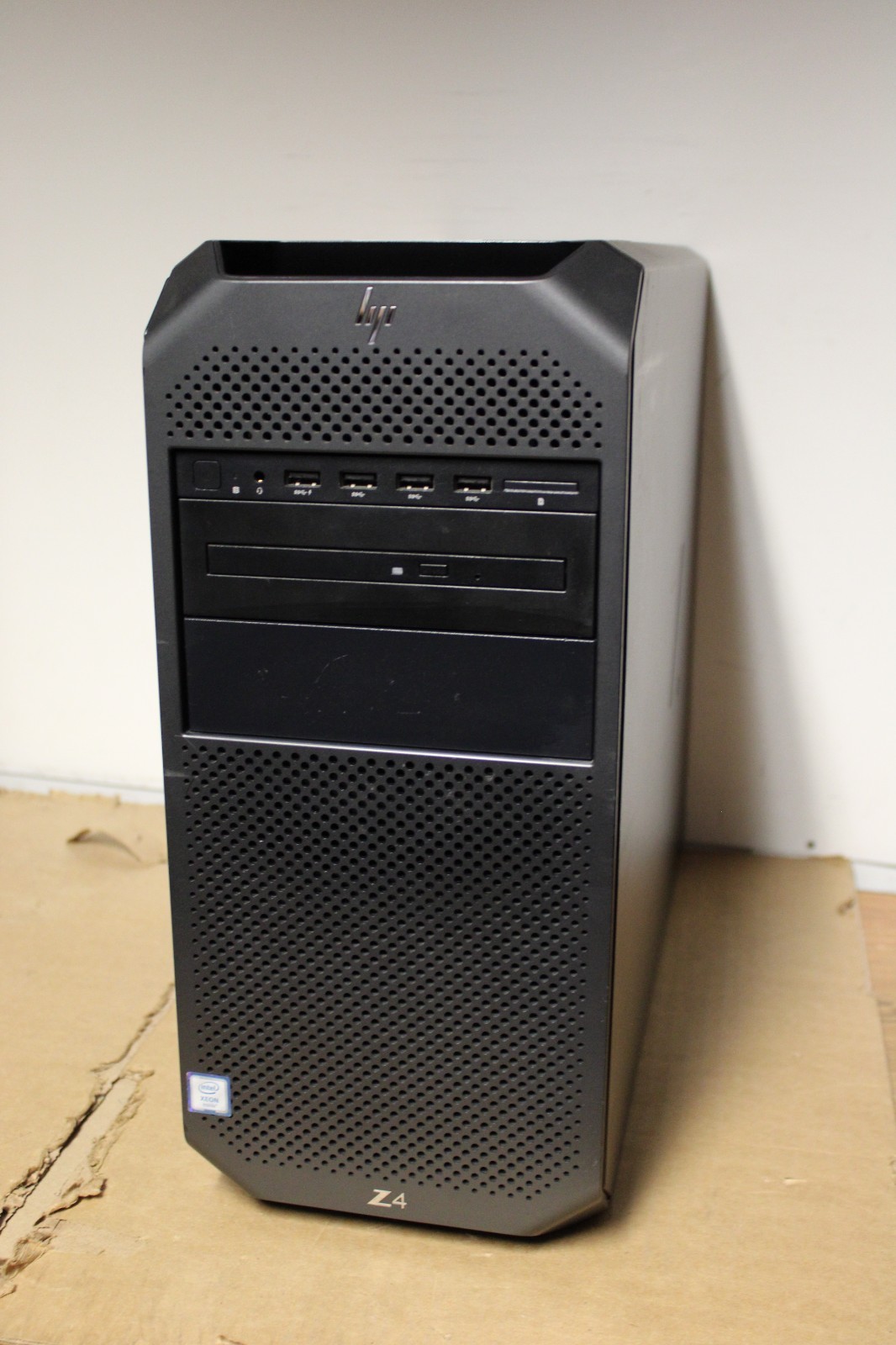 HP Z4 G4 Xeon W-2145 8-Core 3.70Ghz 16GB 512Gb Nvme Quadro Win 11 Workstation DG