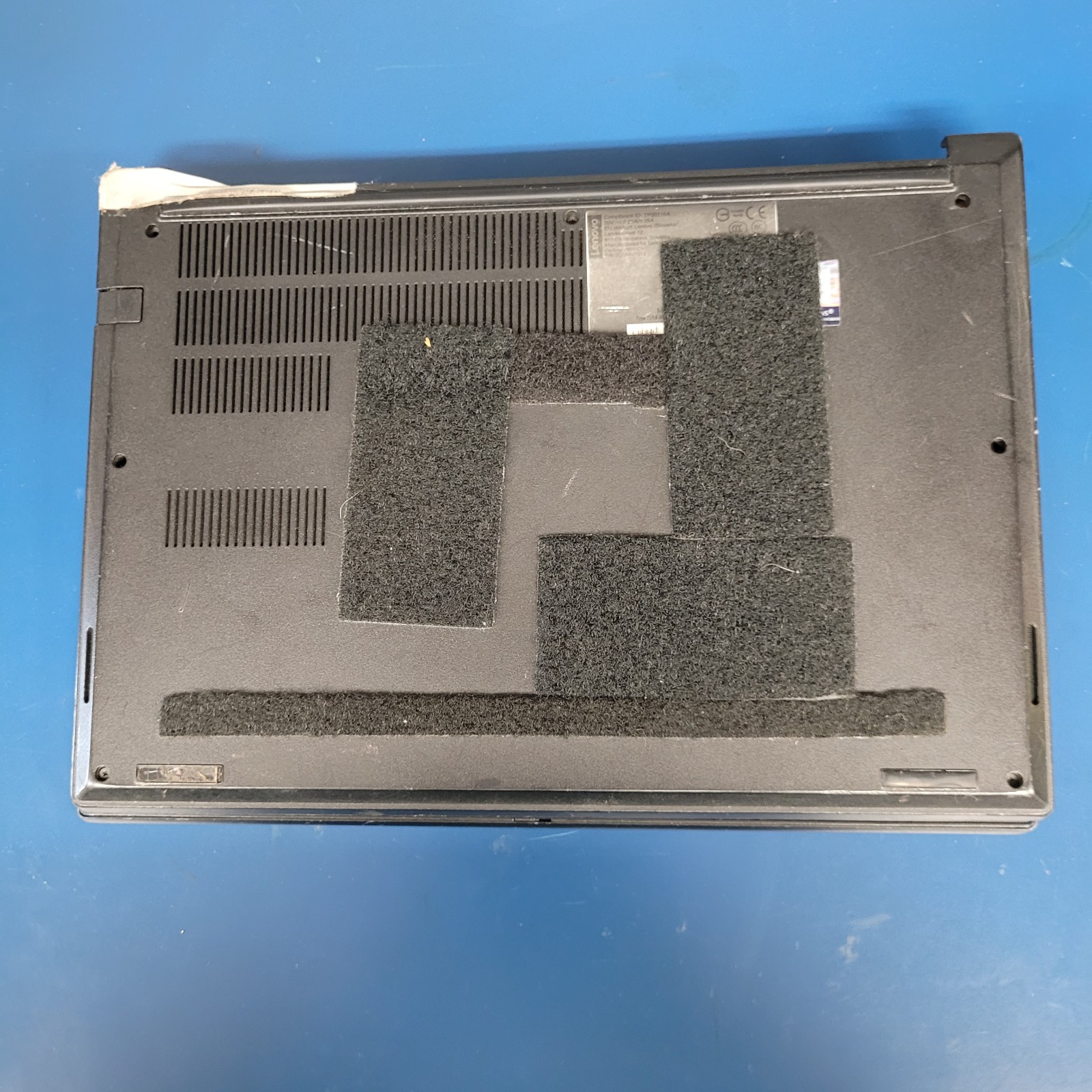 Lenovo ThinkPad E14 – Top Bezel & Hinges Broken – For Parts