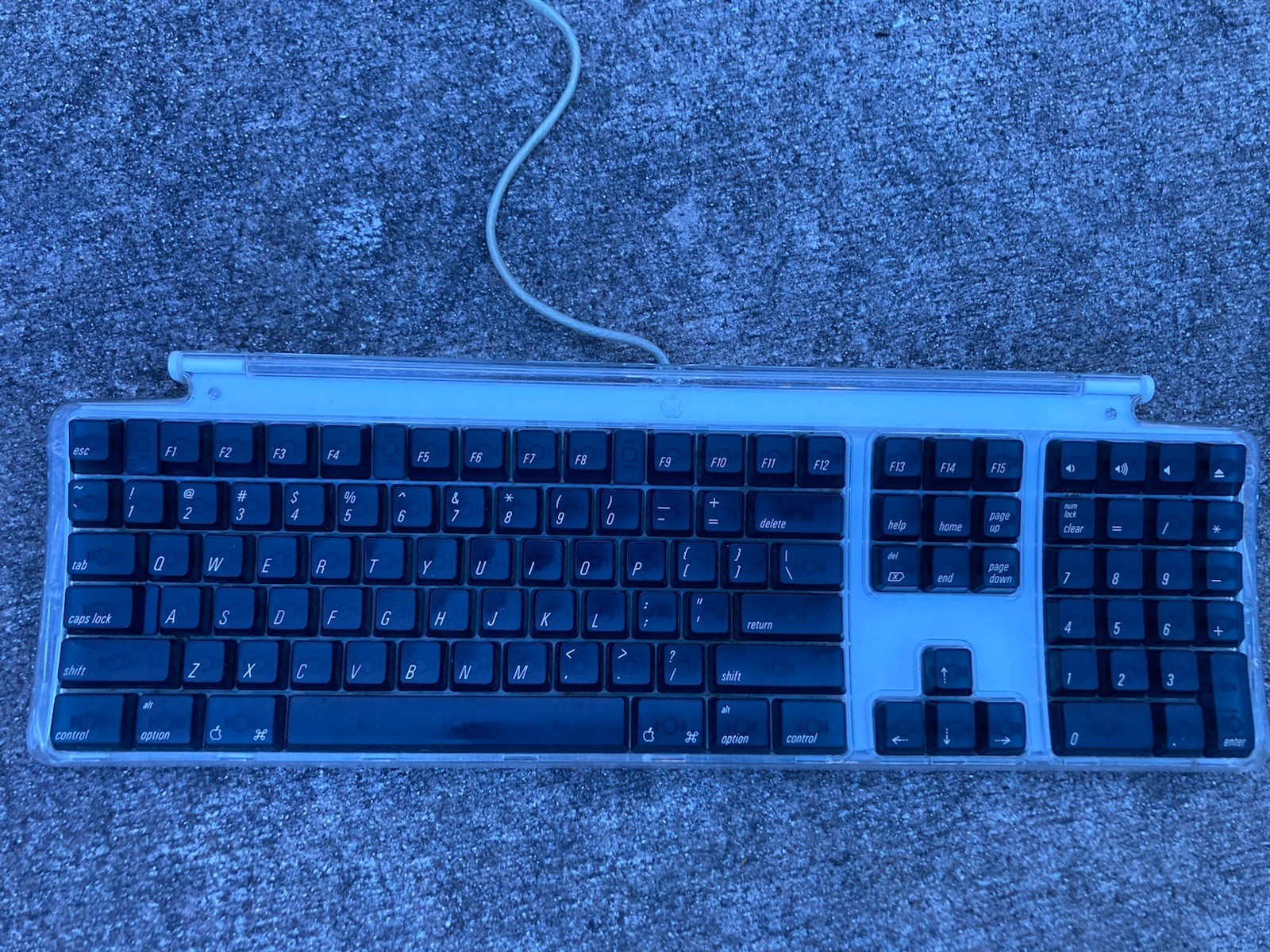 Power Mac G4 M5183 Dual 500 MHz, ATI Rage 128 Pro, Pro Keyboard M7803, OS X 10.2