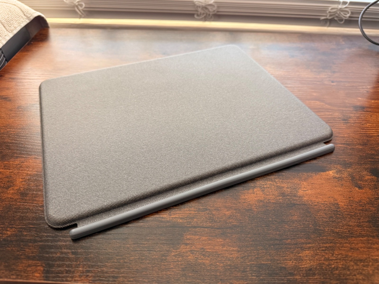 Used Logi Combo Touch for 12.9″ iPad Pro 5-6th Gen [K/B ONLY] [READ DESC]