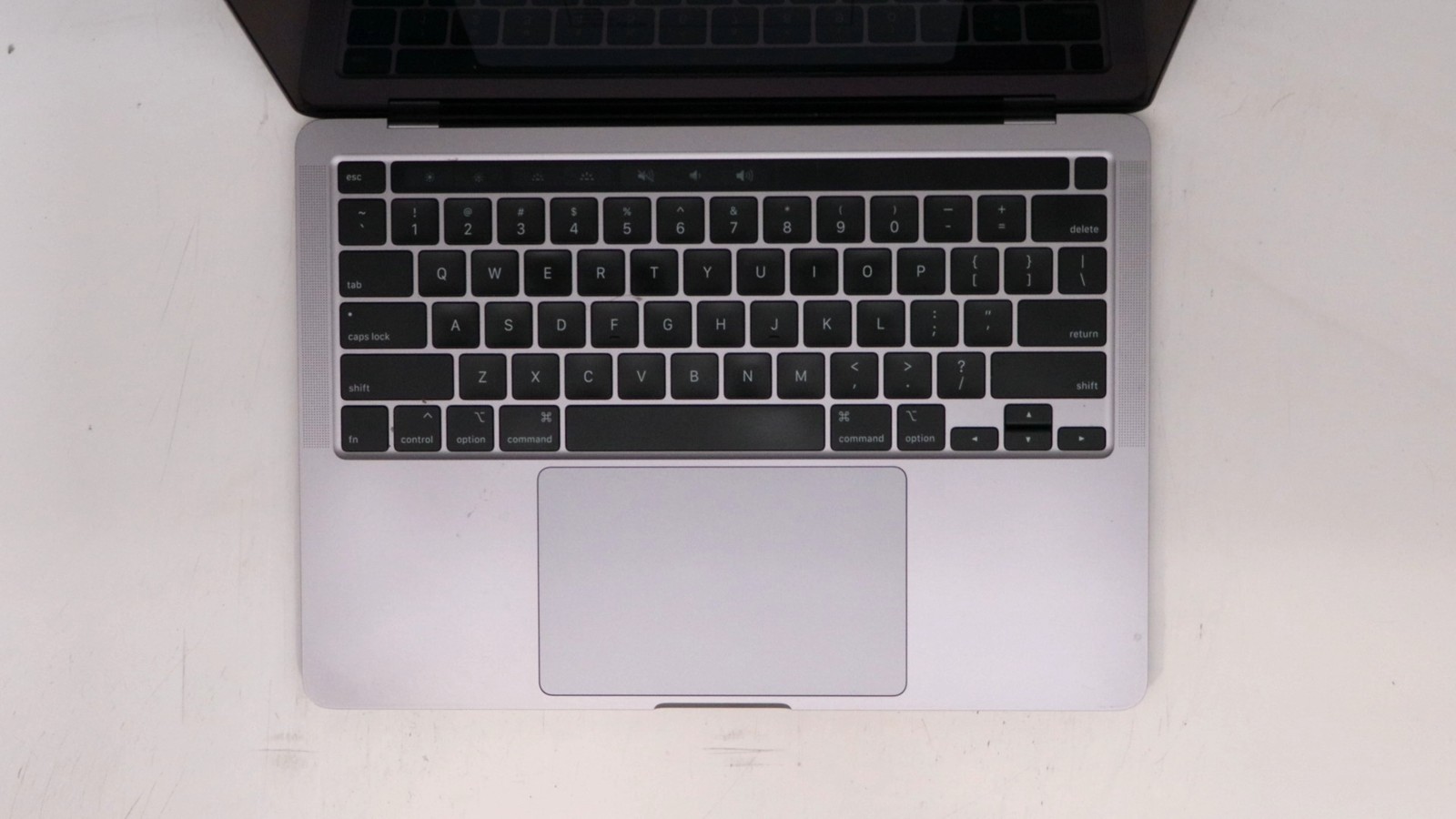 Apple Macbook Pro 13″ i7-1068NG7 16GB 1TB – Good