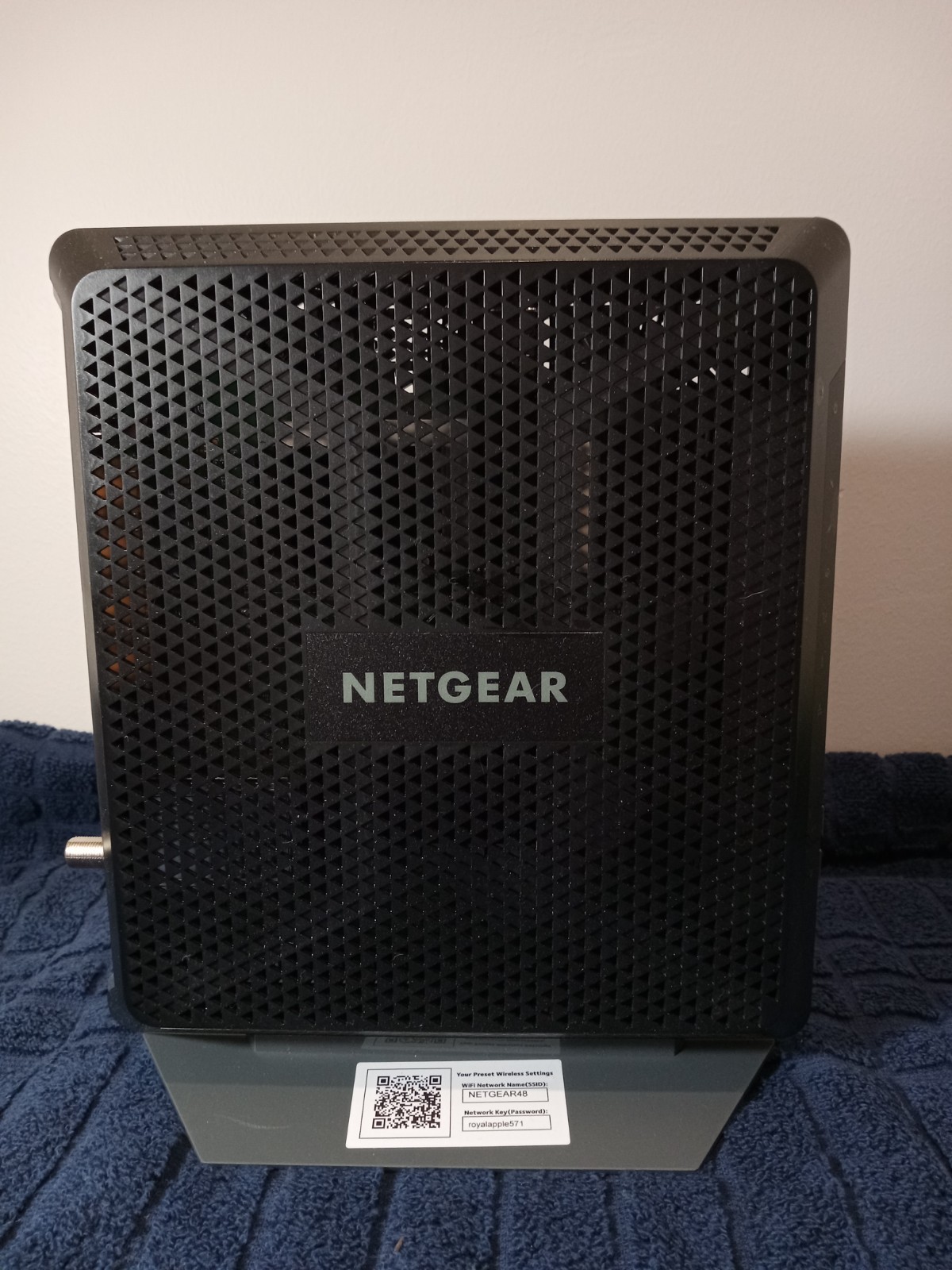 Netgear Nighthawk AC1900 WiFi Cable Modem Router C7000v2 DOCSIS 3.0