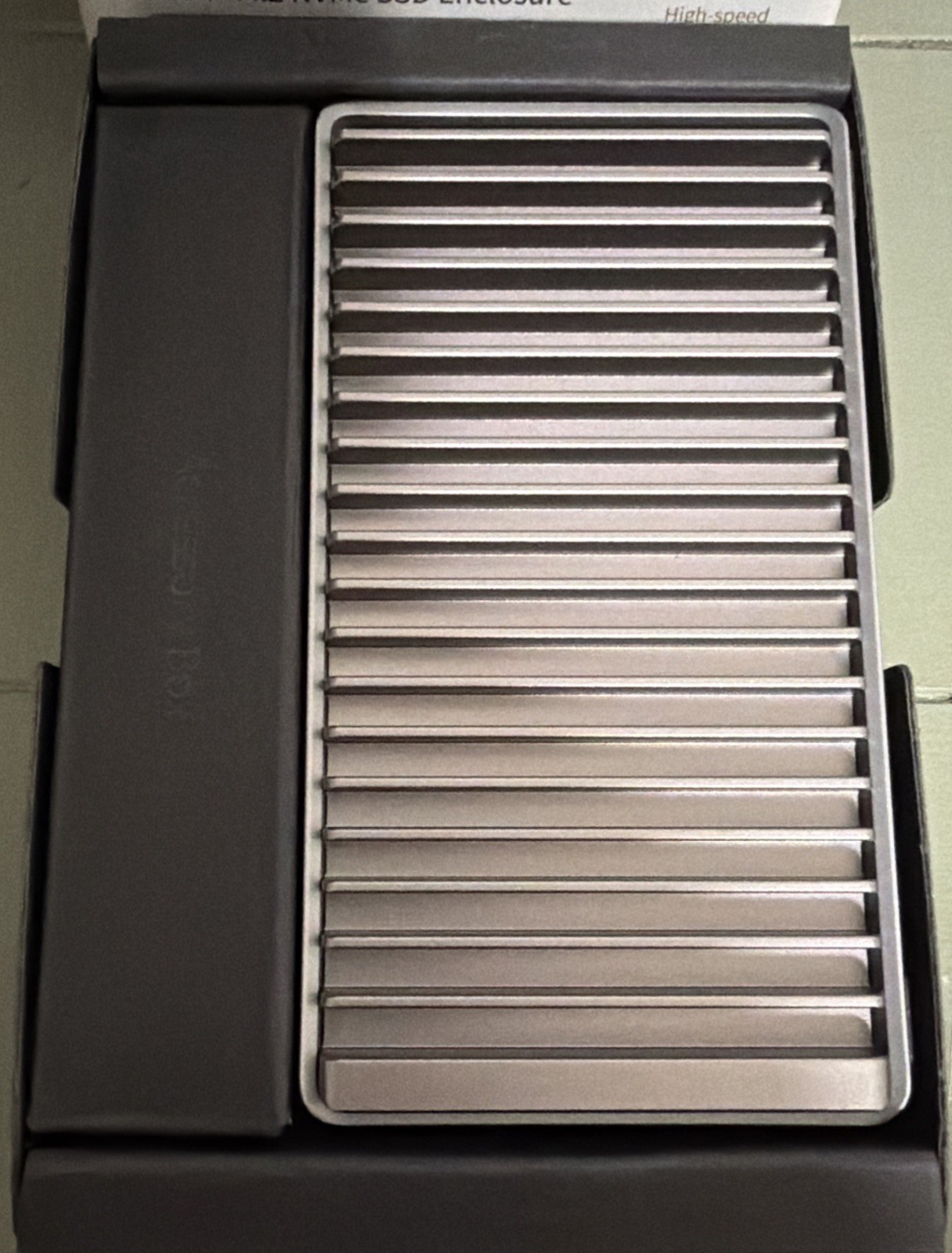 UGREEN 40Gbps M.2 NVMe Enclosure with Aluminum Double-Sided Thunderbolt 4/3/USB4