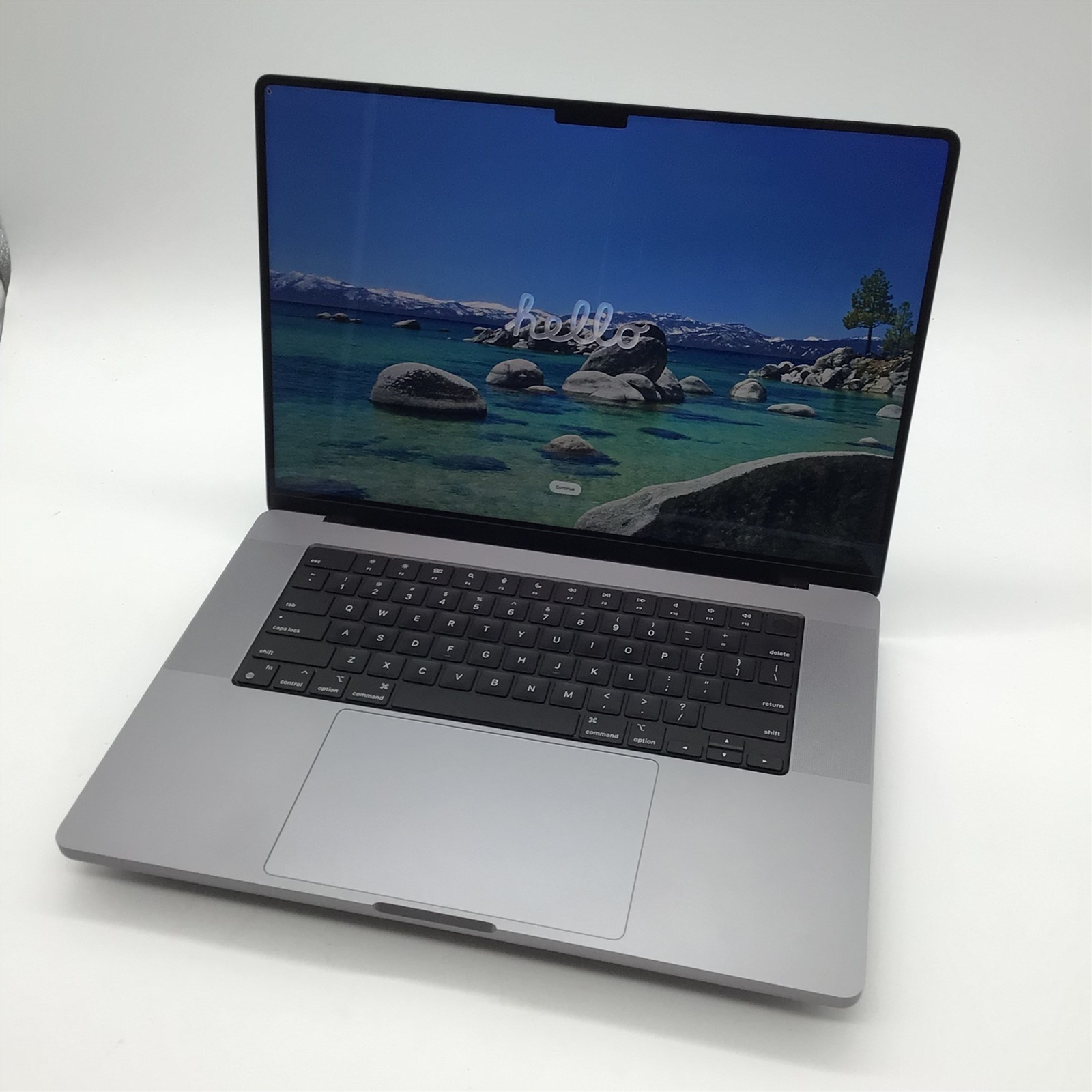 Apple A2780 MacBook Pro 16″ Apple M2 Pro/32GB RAM/512GB SSD – MacOS Tahoe