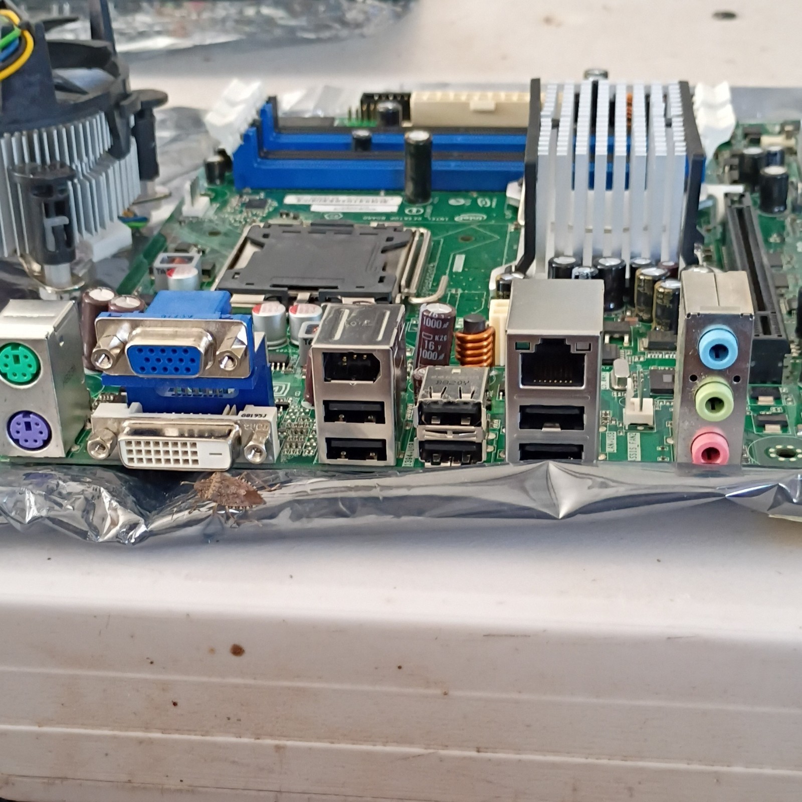 Intel ATX Motherboard DDR3 4 Slots On-Board Audio with CPU Cooler