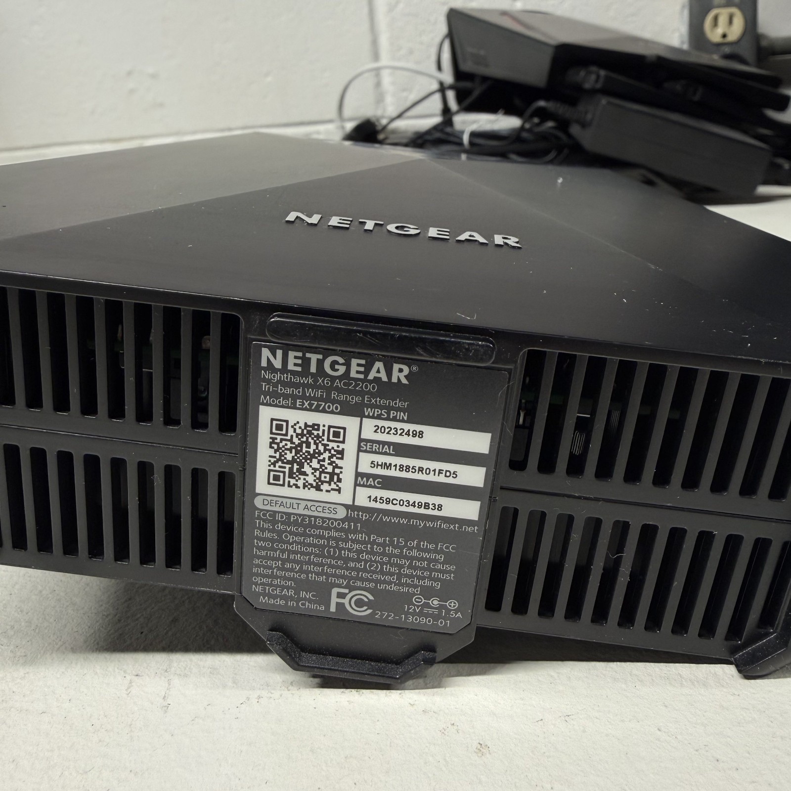NETGEAR Nighthawk Combo: R8000 AC3200 Router + 2x EX7700 AC2200 Mesh Extenders