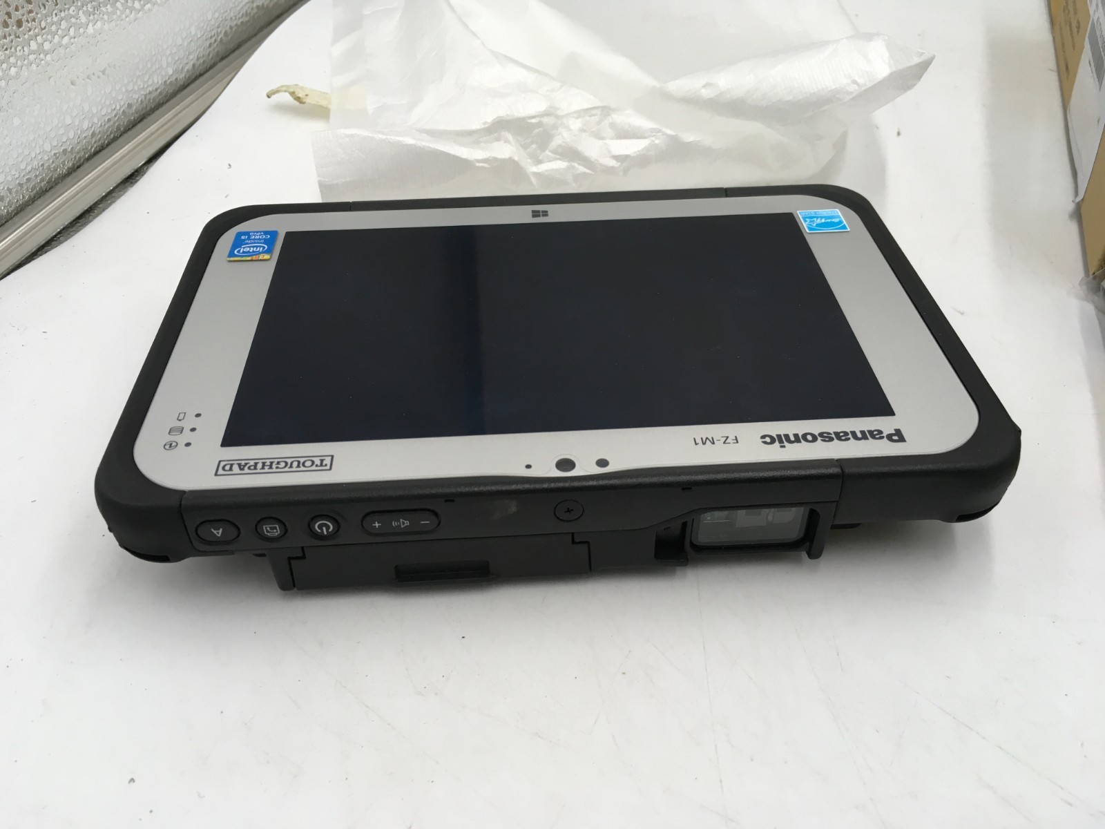 0 Hours Panasonic TOUGHPAD FZ-M1 7″ Core i5-4302Y 1.60GHz 128GB 8GB RAM Win10