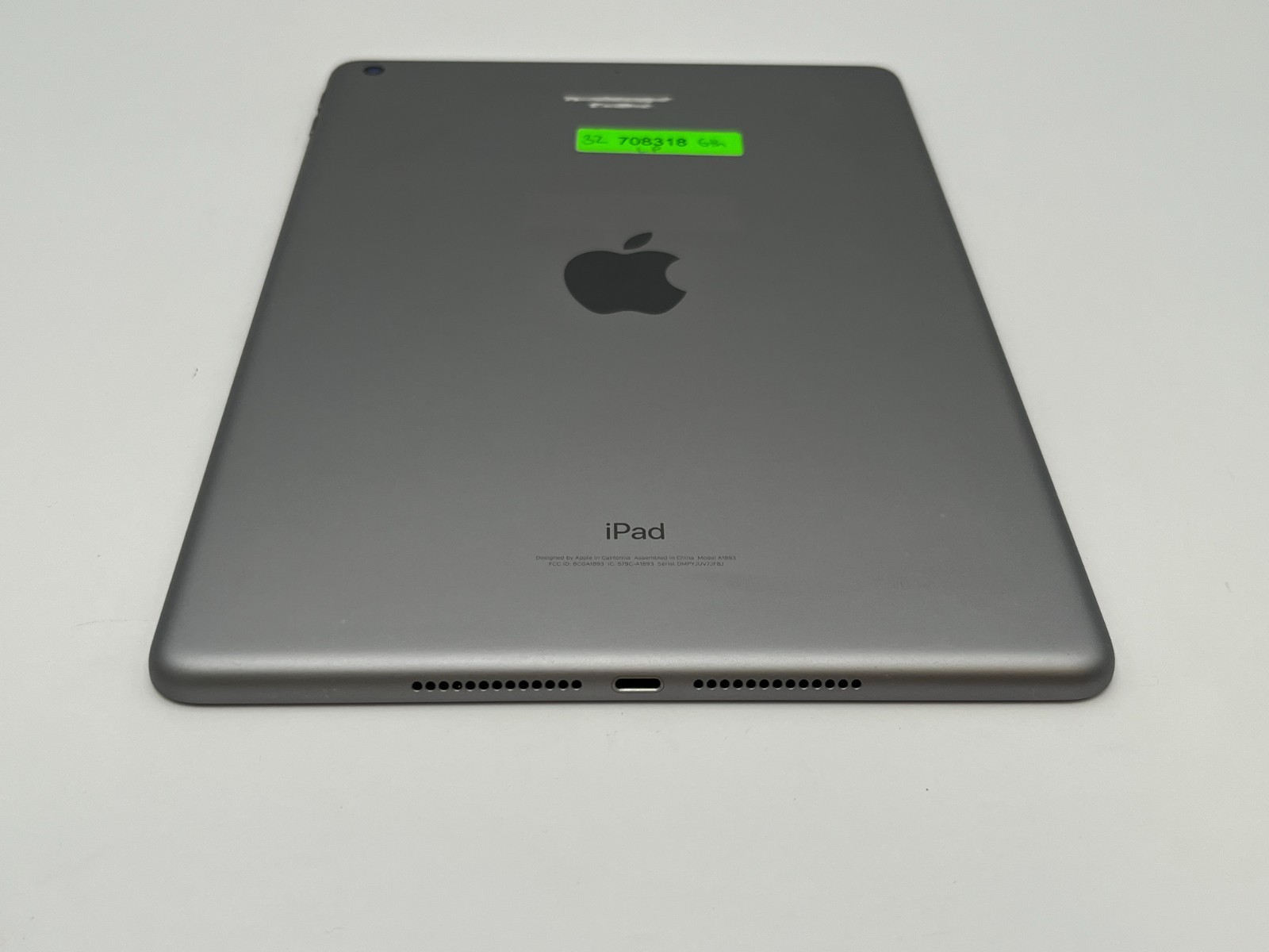 APPLE IPAD 6th GEN WIFI ONLY TABLET 9.7″ -32GB A1893