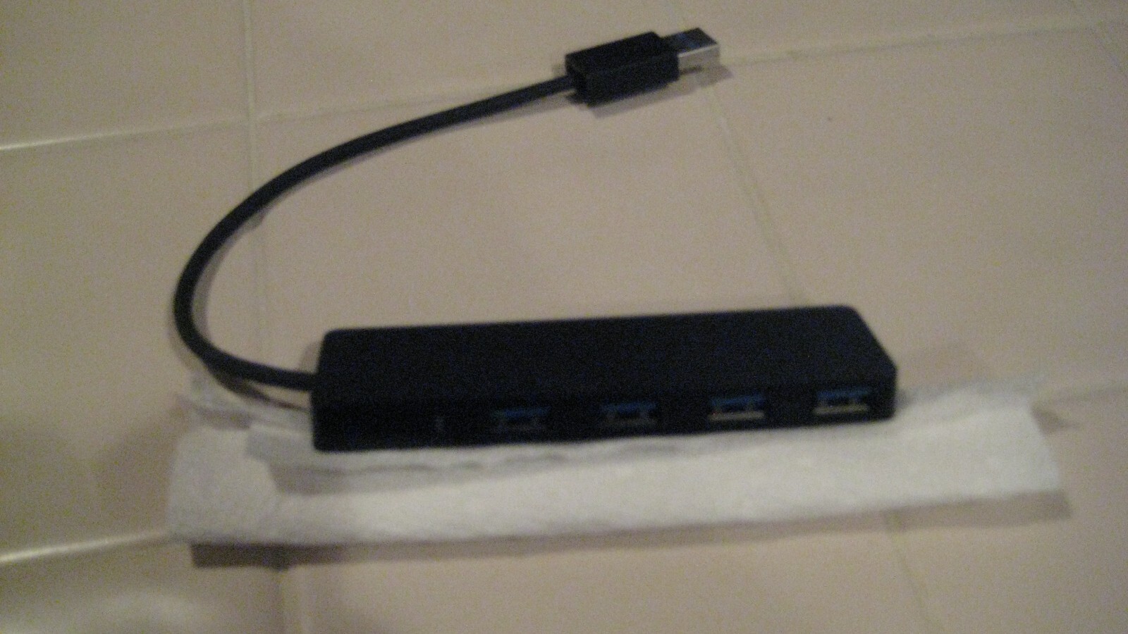 Anker 4-Port Ultra-Slim USB 3.0 Data Hub Model A7516