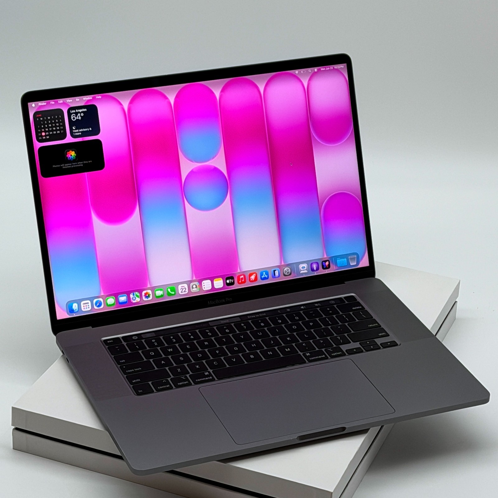 EXCELLENT – MACBOOK PRO 16 INCH – 4TB SSD – 64GB RAM – WARRANTY