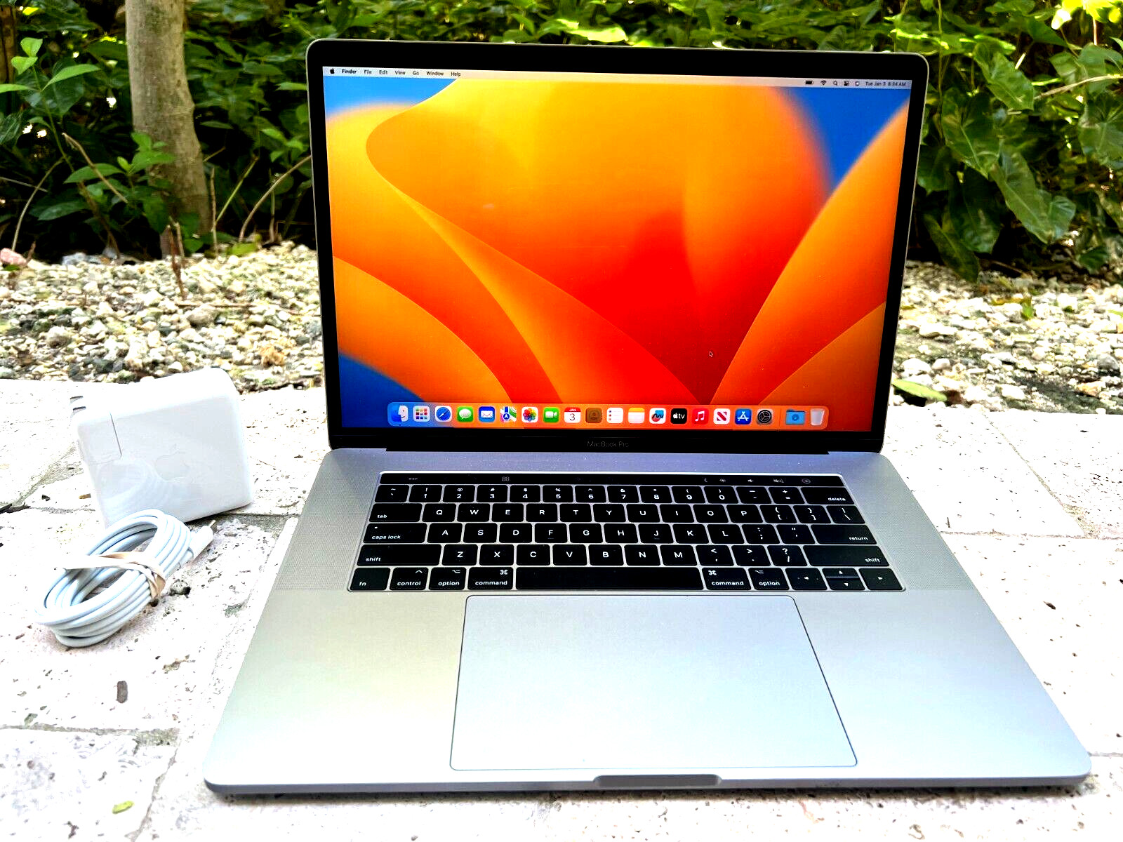 Apple MacBook Pro 15″ Touch Bar 256GB SSD 16GB i7 Ventura Space Gray – Warranty