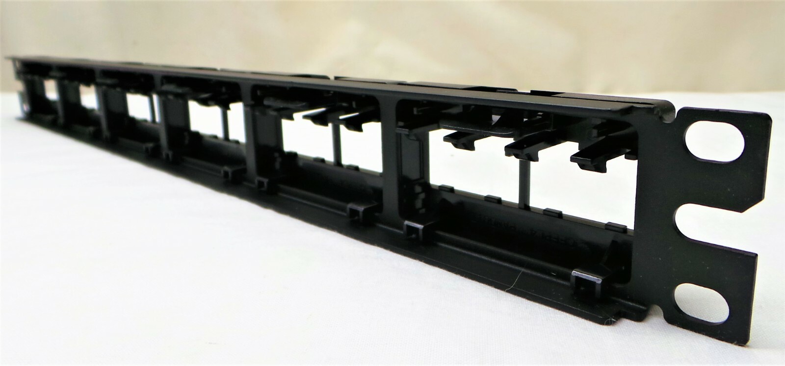 PANDUIT CPPL24WBLY Patch Panel,Mini-Com,Rack Mt,24 Port