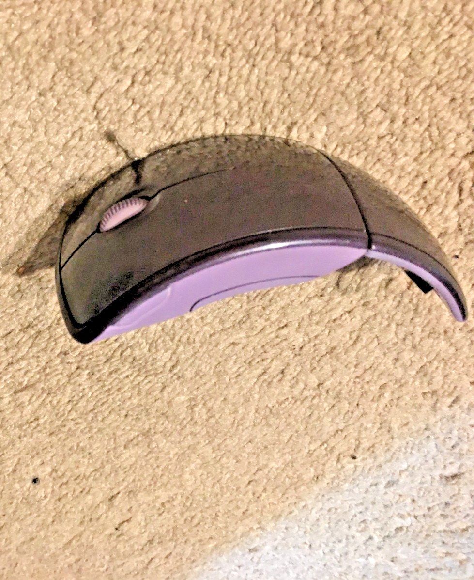 Microsoft Surface Arc Folding Mouse BlueTrack – Purple with Case : VGC