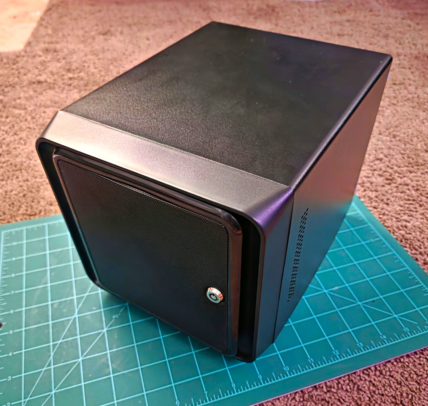 KCMconmey 4 + 1 Bay DIY Nas Case