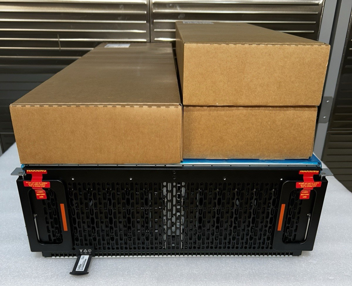 HGST 1ES1050 4U60UD 4U 60-Bay Storage Chassis | 0TB | SAS/SATA | ESM & PSU