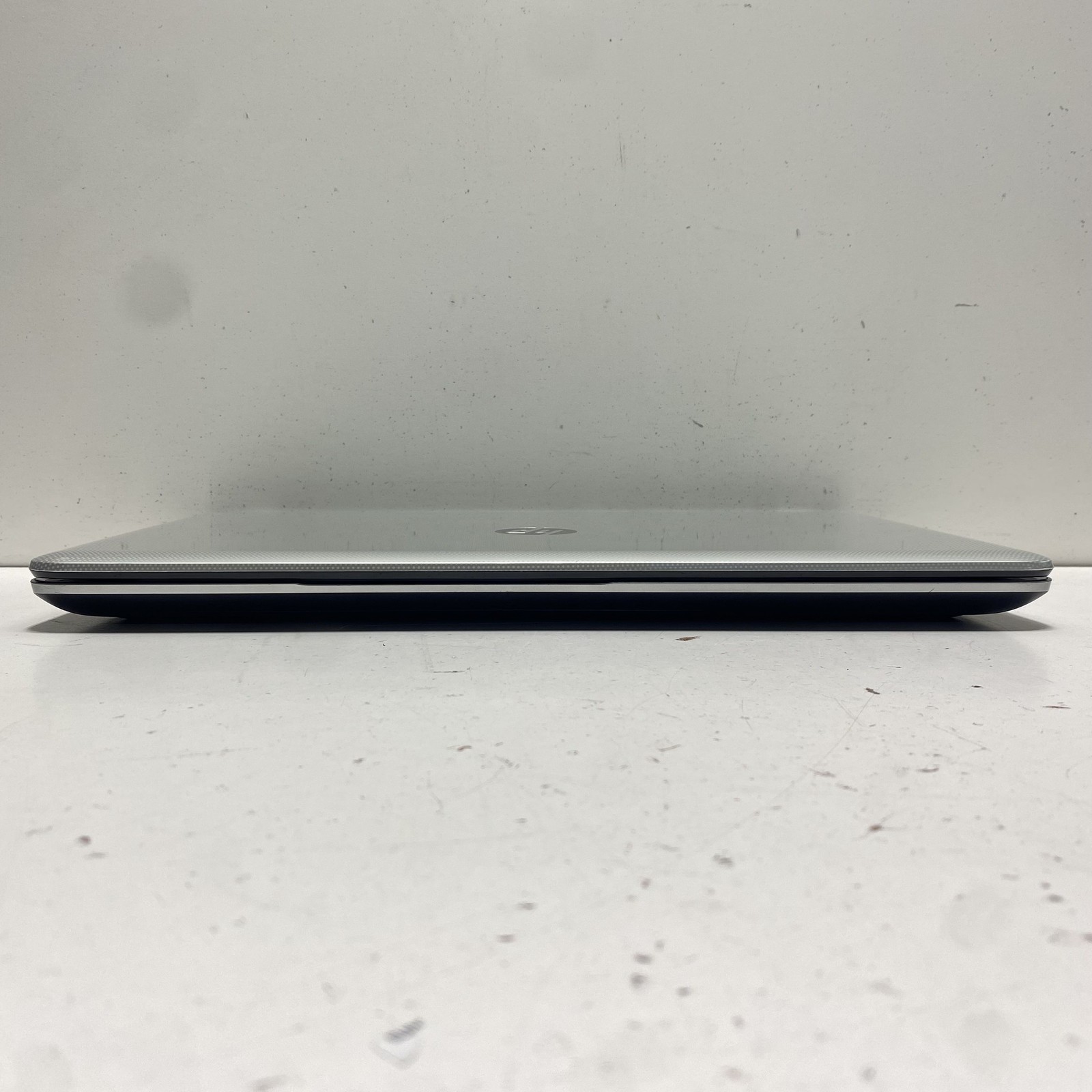 HP Pavilion 17-e019dx 17.3″ Intel Core i3 Laptop No Hard Drive No OS Powers On
