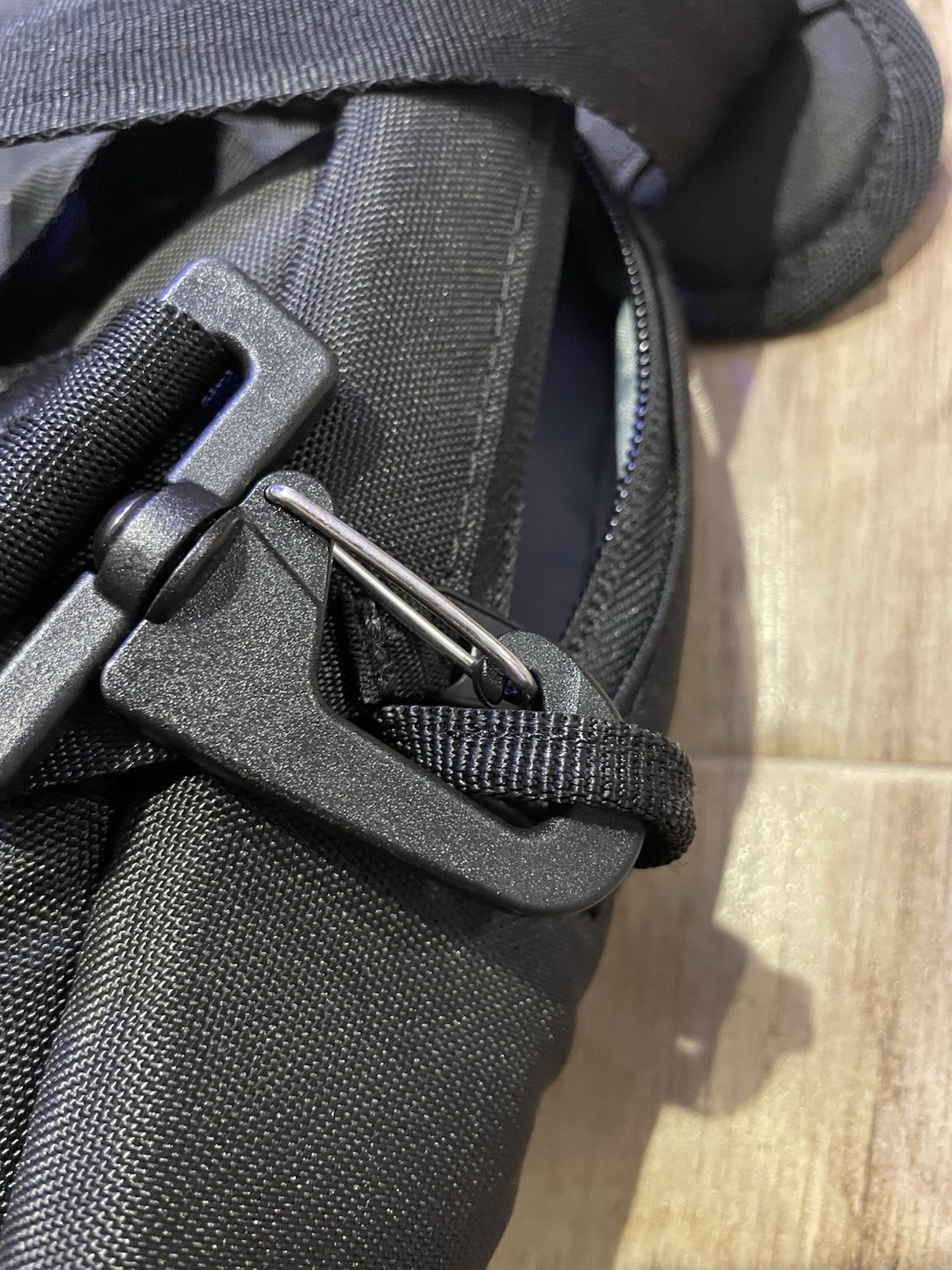 Dell Black 15in Shoulder/Messenger Laptop Bag Polyester Padded Adjustable Strap