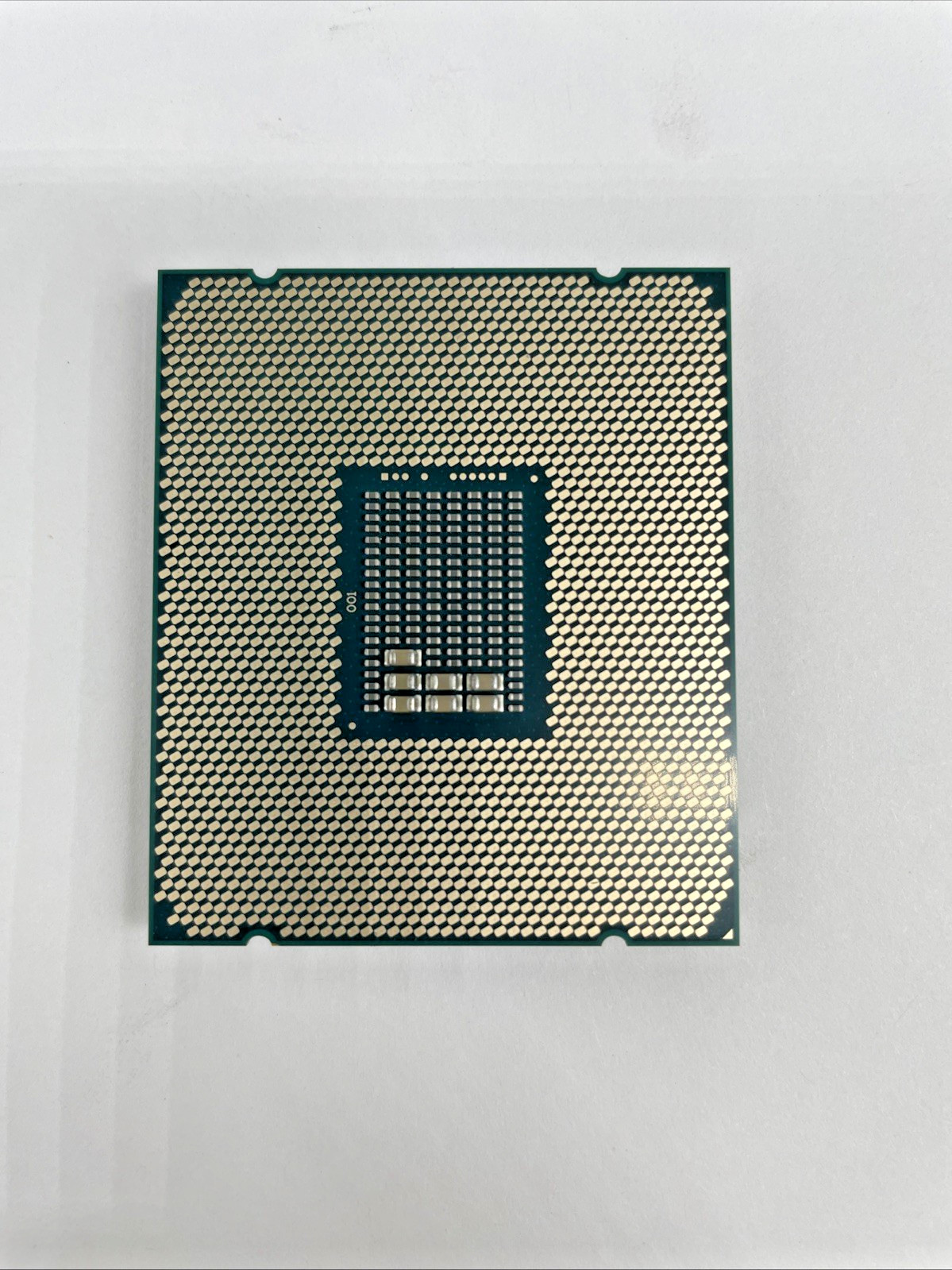Intel Xeon E5-2698 v4 2.20GHz Processor 20-Core Socket FCLGA2011-3 SR2JW