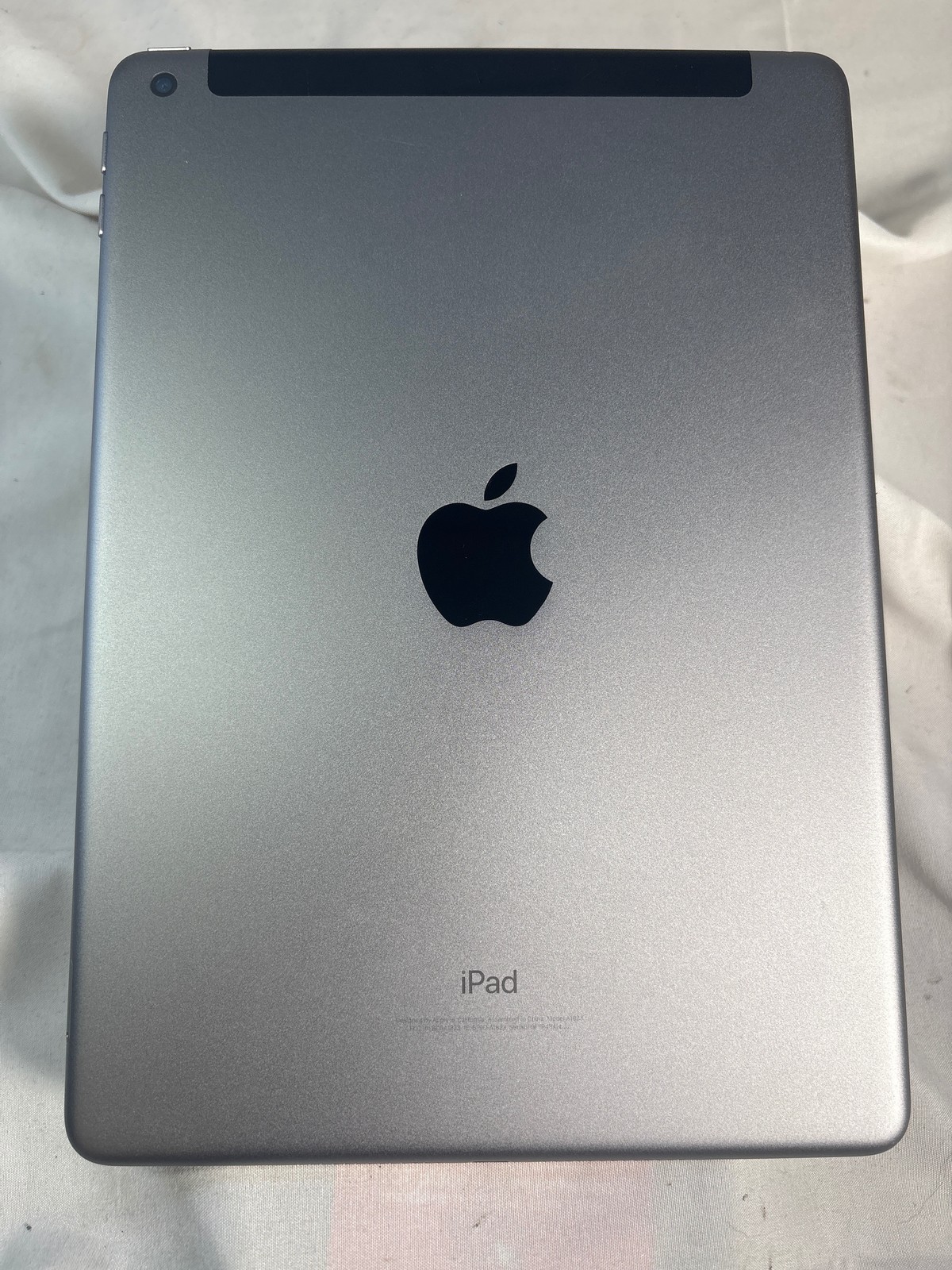 Apple iPad 5th Generation Wi-Fi + Cellular 32GB Silver