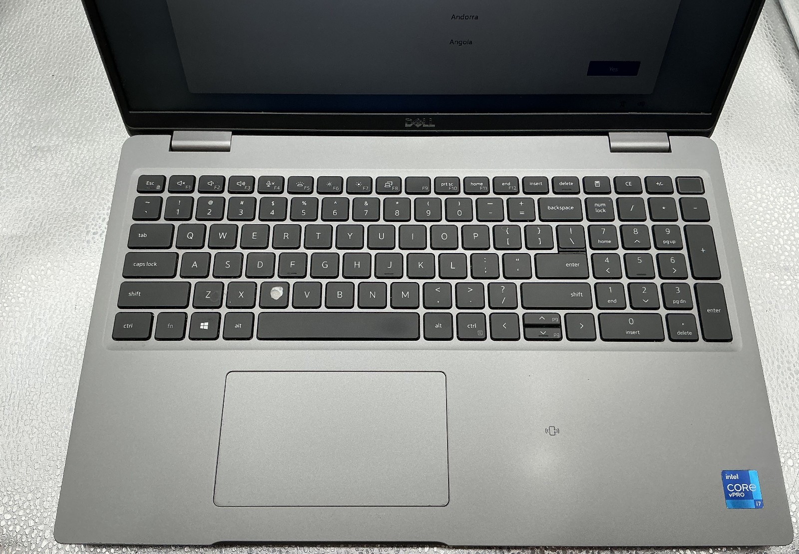 Dell Latitude 5520 15.6 inch laptop i7-1185G7 3.0 Ghz, 16 GB512 GB NVME, Win 11