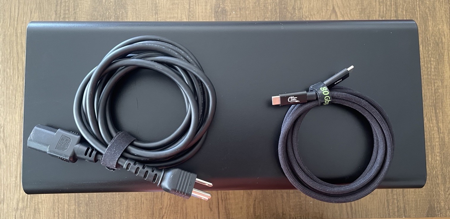 Razer Core X Chroma eGPU + AMD RX 5500 XT 8GB SAPPHIRE Bundle