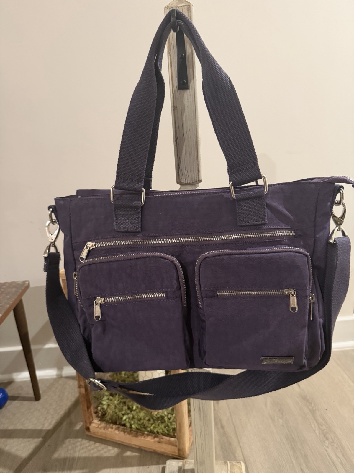 Crest Design Purple La Packmore Medium Zip Closure Shoulder Strap Laptop Bag