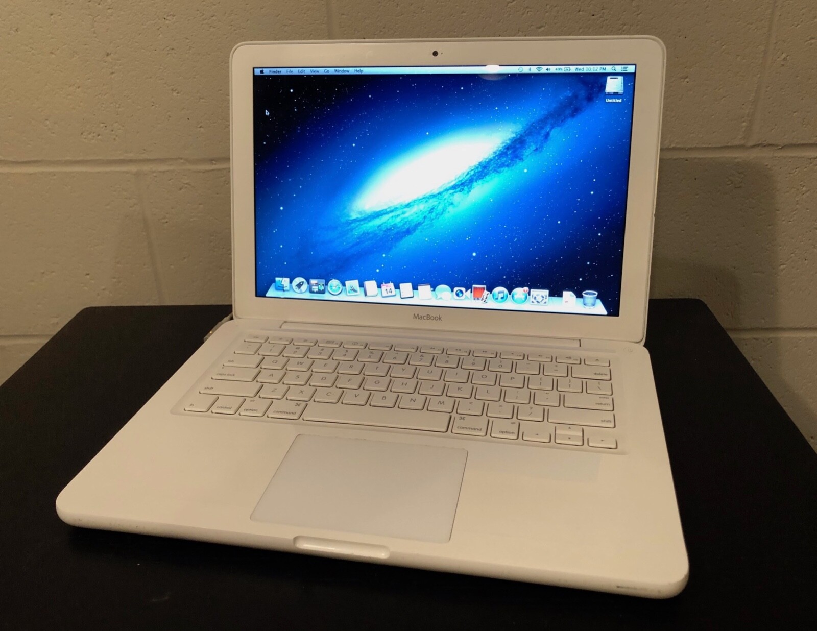 Apple MacBook 13” A1342 2010 2.4GHz/4GB/200GB/NVIDIA 320M – Working Battery!!!