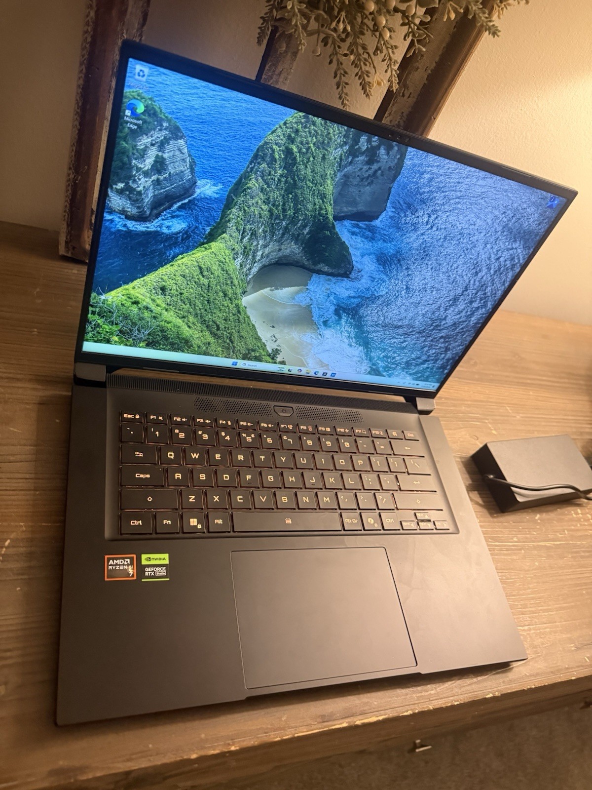 Gigabyte AERO X16 165Hz – Ryzen AI 7 350 – 32GB RAM – 1TB – 32GB – RTX 5070 WRNT