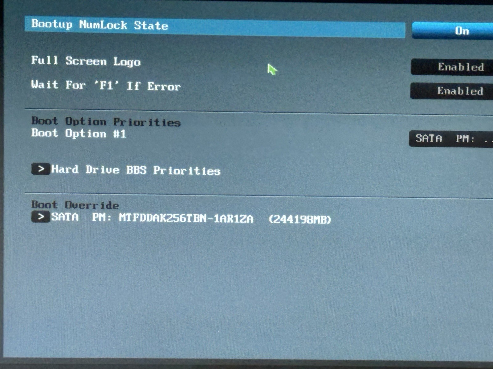 ASUS EeeBox EB1033 Nettop Mini PC, Atom D2550 1.86Ghz CPU, 4Gb Ram, 256gb HDD