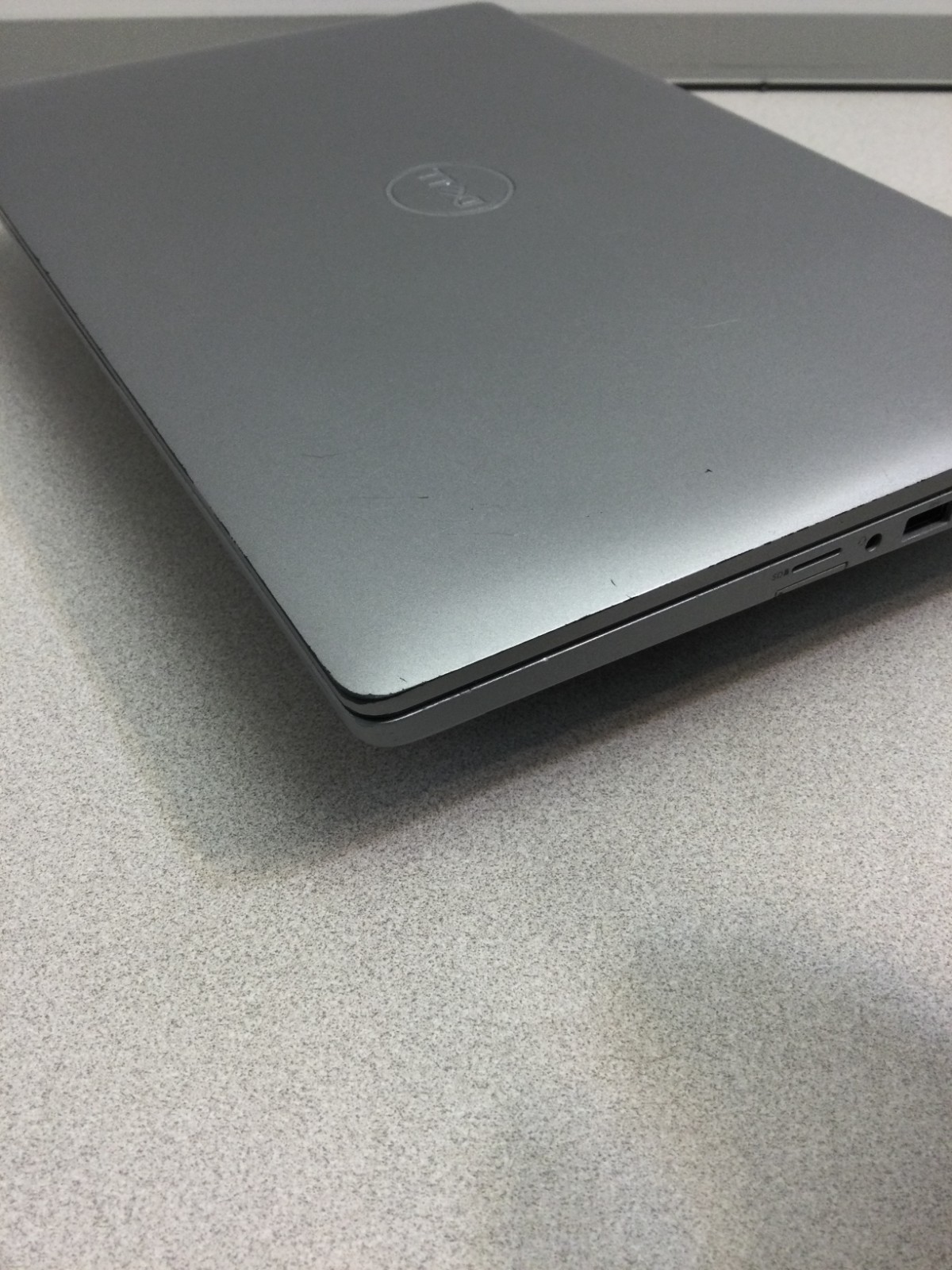 DELL LATITUDE 5410 INTEL CORE i5-10210U 1.60GHZ 8GB RAM 256 GB SSD WIN 11 PRO