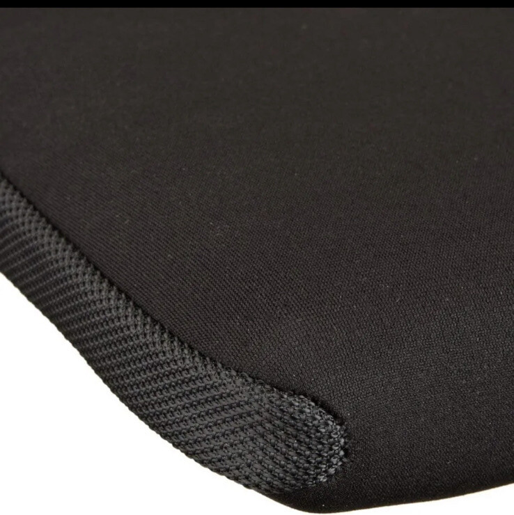 Amazon Basics 11.6-Inch Laptop Sleeve, Protective Case with Zipper BLACK