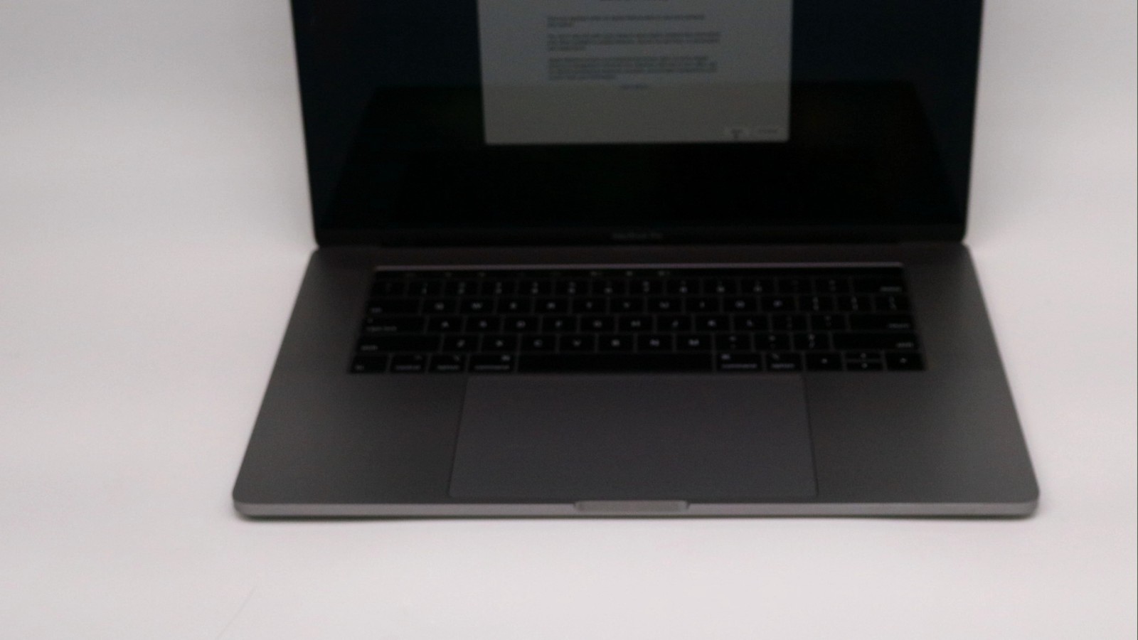 Apple Macbook Pro 15″ i7-9750H 16GB 256GB – Very Good