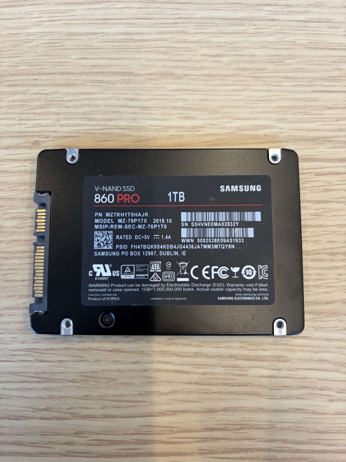 Samsung 860 PRO 1TB 2.5 inch Internal SSD – MZ-77E1T0