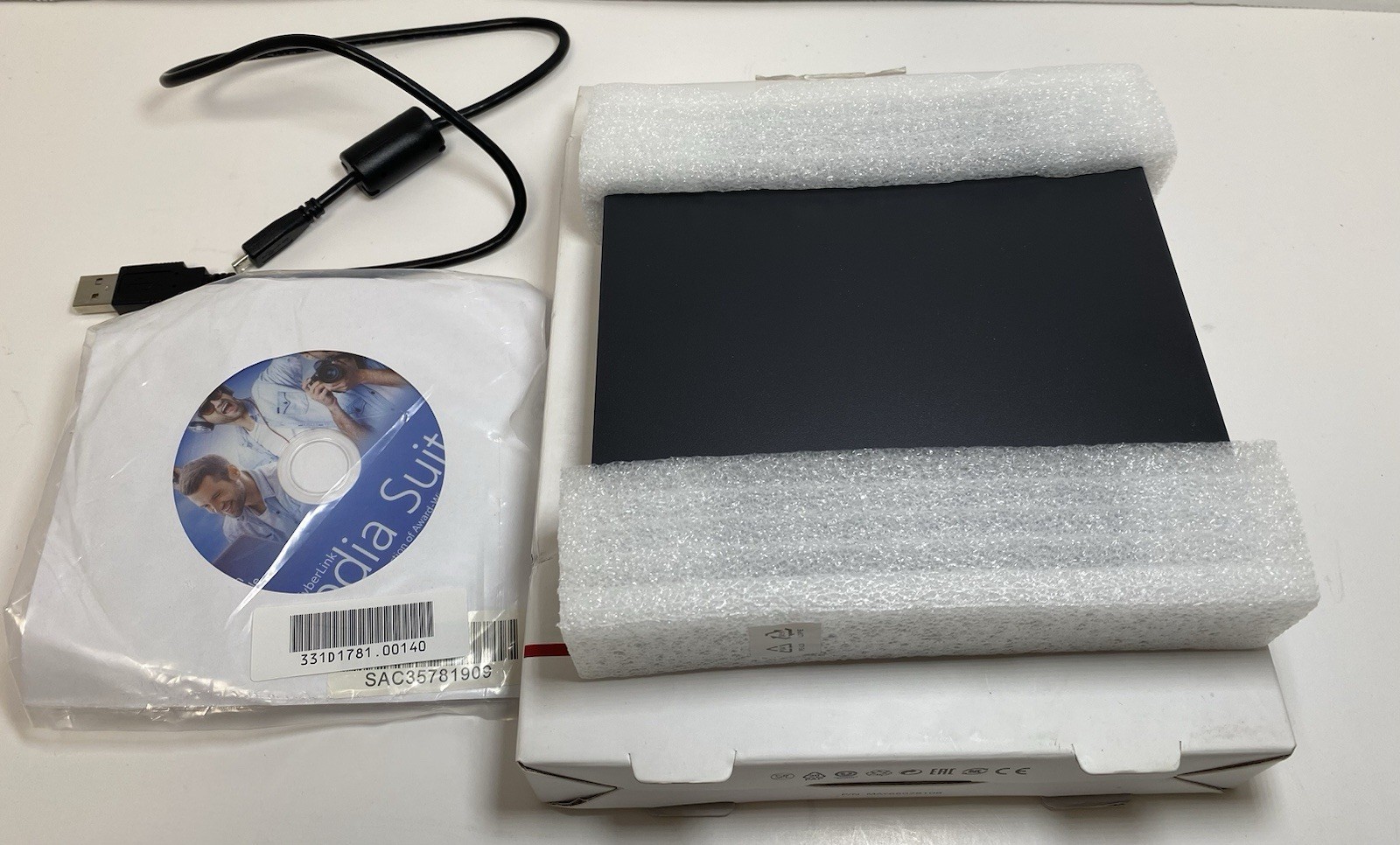 LG SP80NB80 Ultra Slim Portable DVD Writer USB External Mac Windows Open Box
