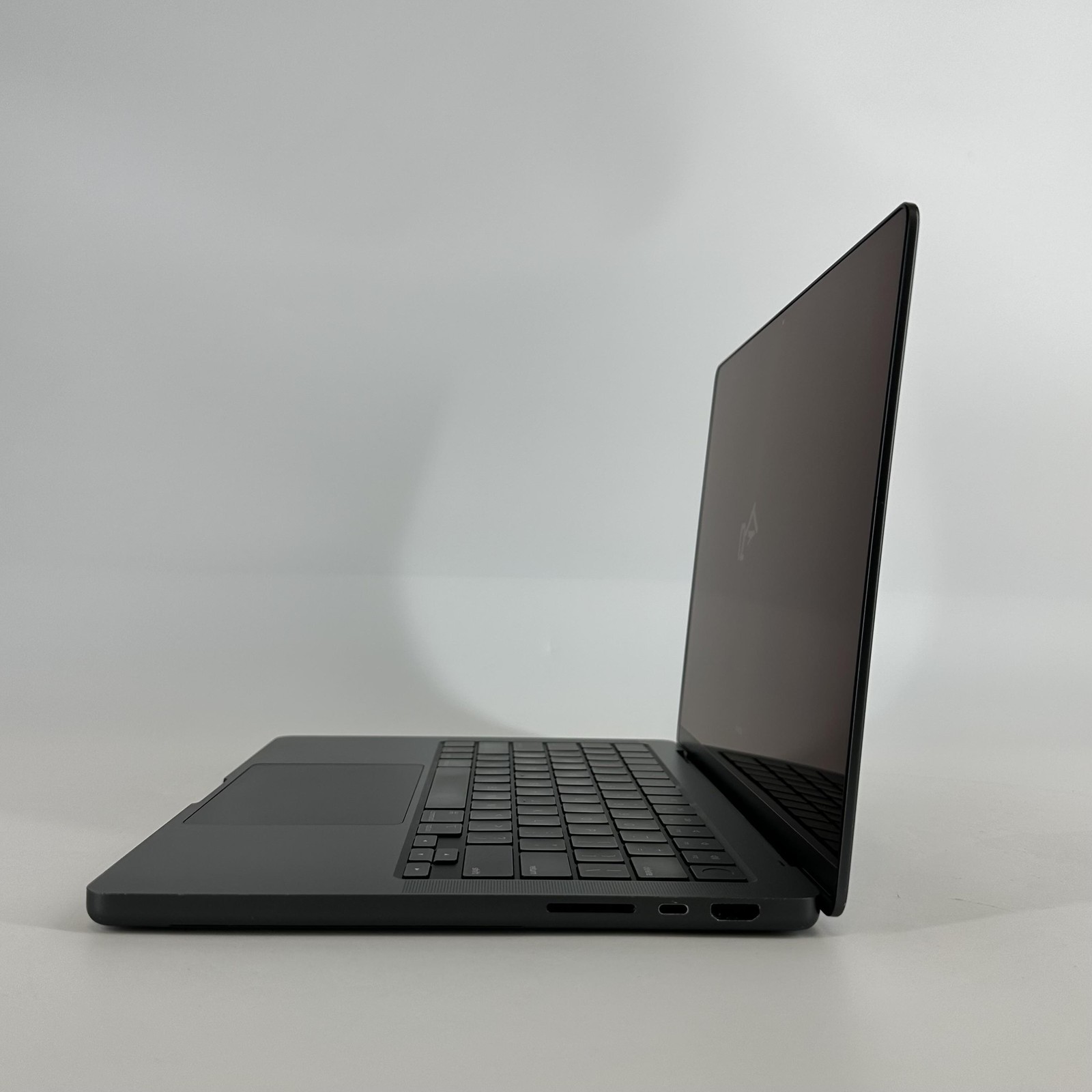 MacBook Pro 14 Space Black 2024 M4 Pro 14-Core CPU 20-Core GPU 24GB 1TB Pink Hue