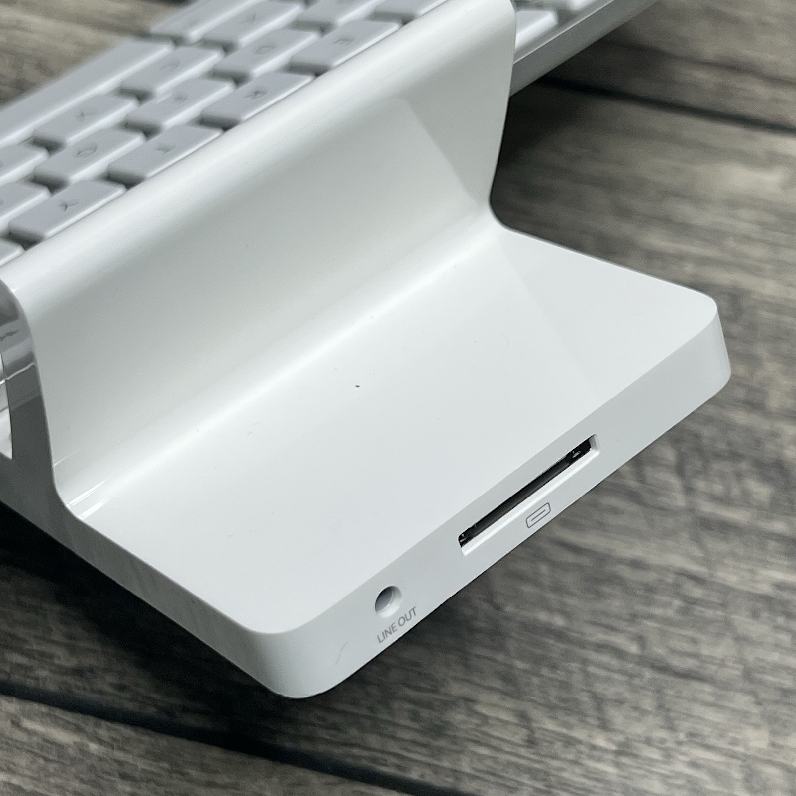 Apple iPad Keyboard Dock A1359 MC533LL/B Apple iPad 1st 2nd 3rd Gen – Tested