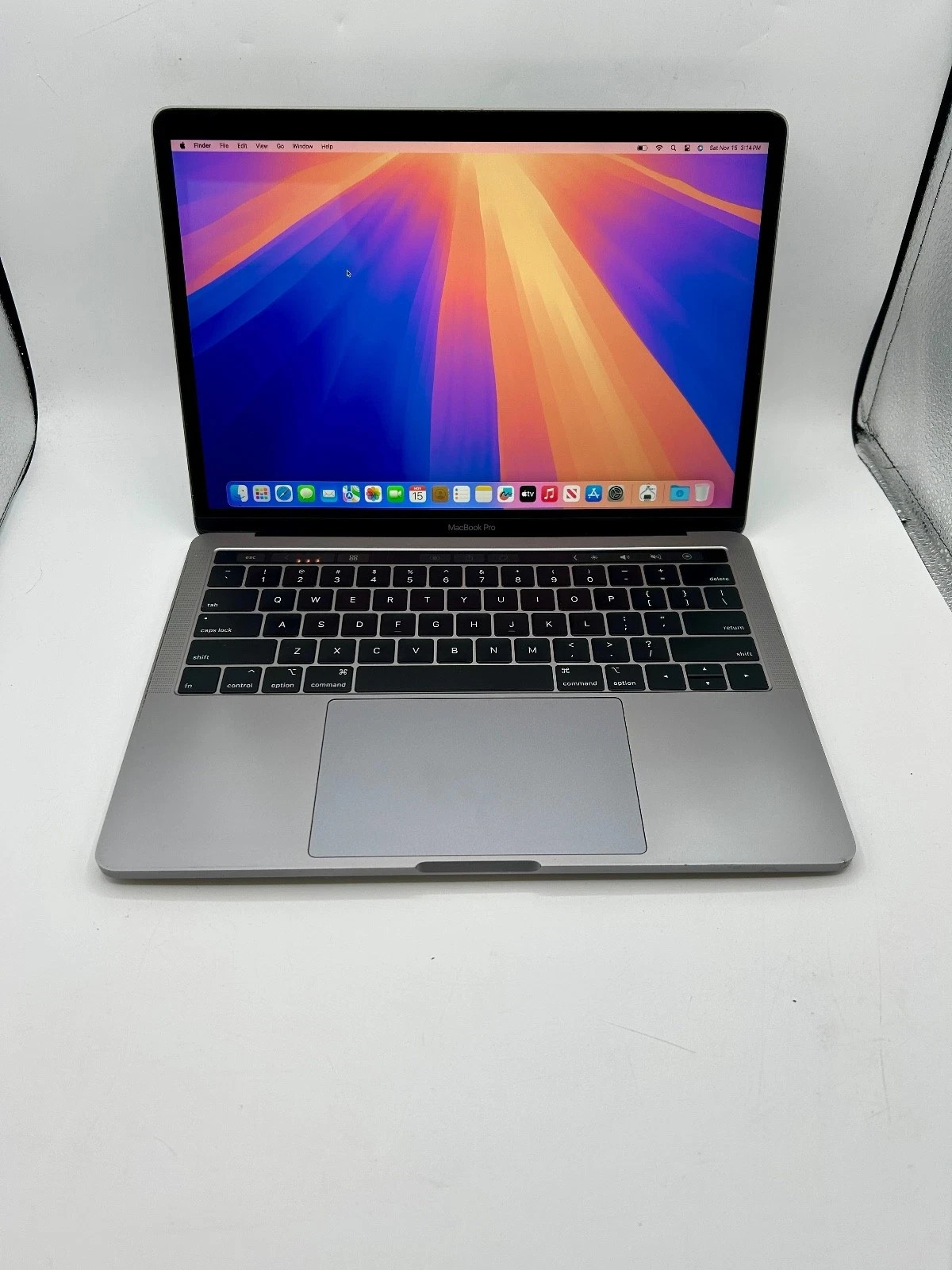 Apple MacBook Pro A1706 13” Touch Bar Laptop Intel i7-7567U 16GB RAM 1TB NVMe