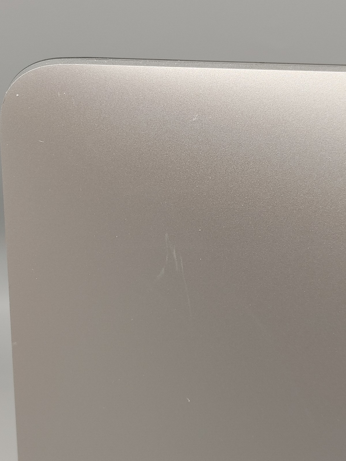 2019 iMac 21.5 IN A2116 MRT32LL/A i3-8100 3.6Ghz 16GB RAM 32GB SSD 1TB HDD