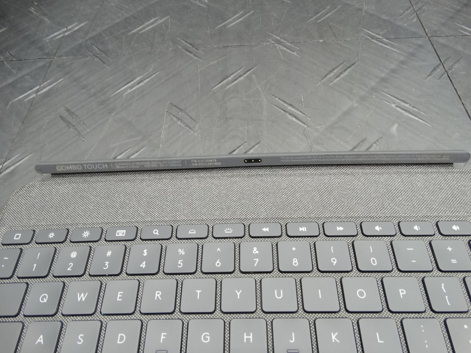 Logitech Combo Touch Keyboard Folio for iPad Pro 12.9″ (5th/6th Gen) Backlit