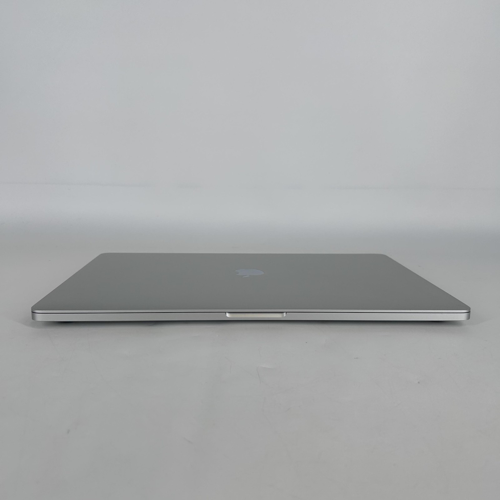 MacBook Pro 16 Touch Bar Silver 2019 2.3GHz i9 32GB 1TB SSD AMD Radeon Pro 5500M