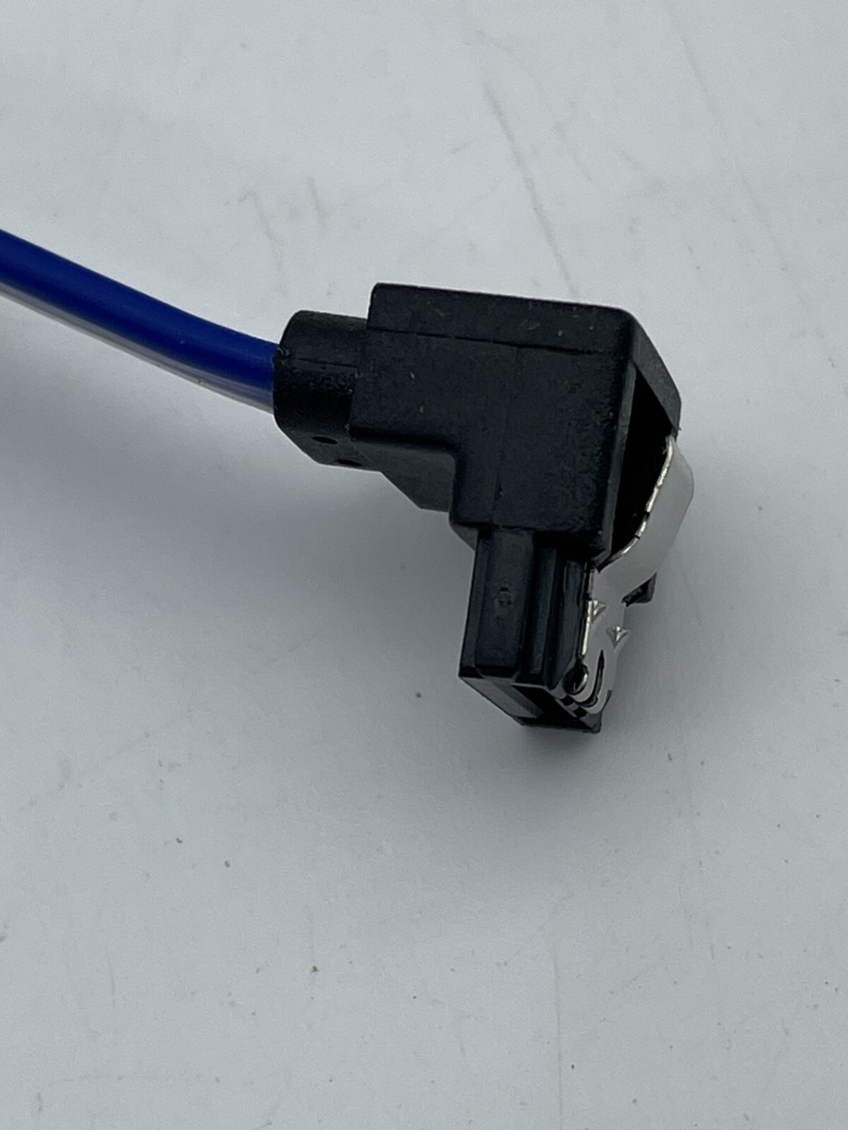 Lot of 20 Wieson 16″ Latching 90 Degree Right Angle SATA High Quality SATA Cable