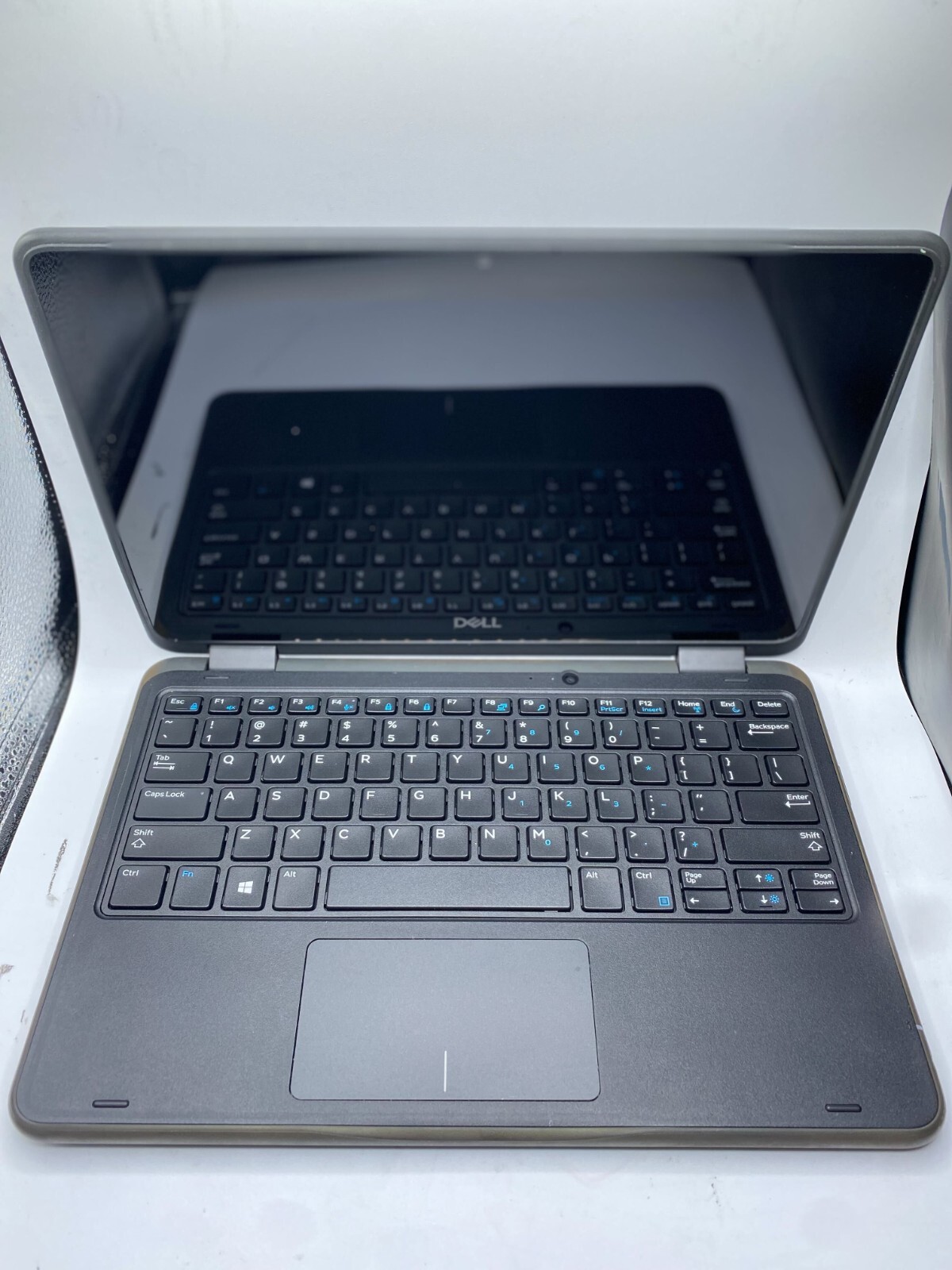 Dell Latitude 3190 2-IN-1 Pentium N5030 8GB RAM 256GB Windows 10 Pro, Works good