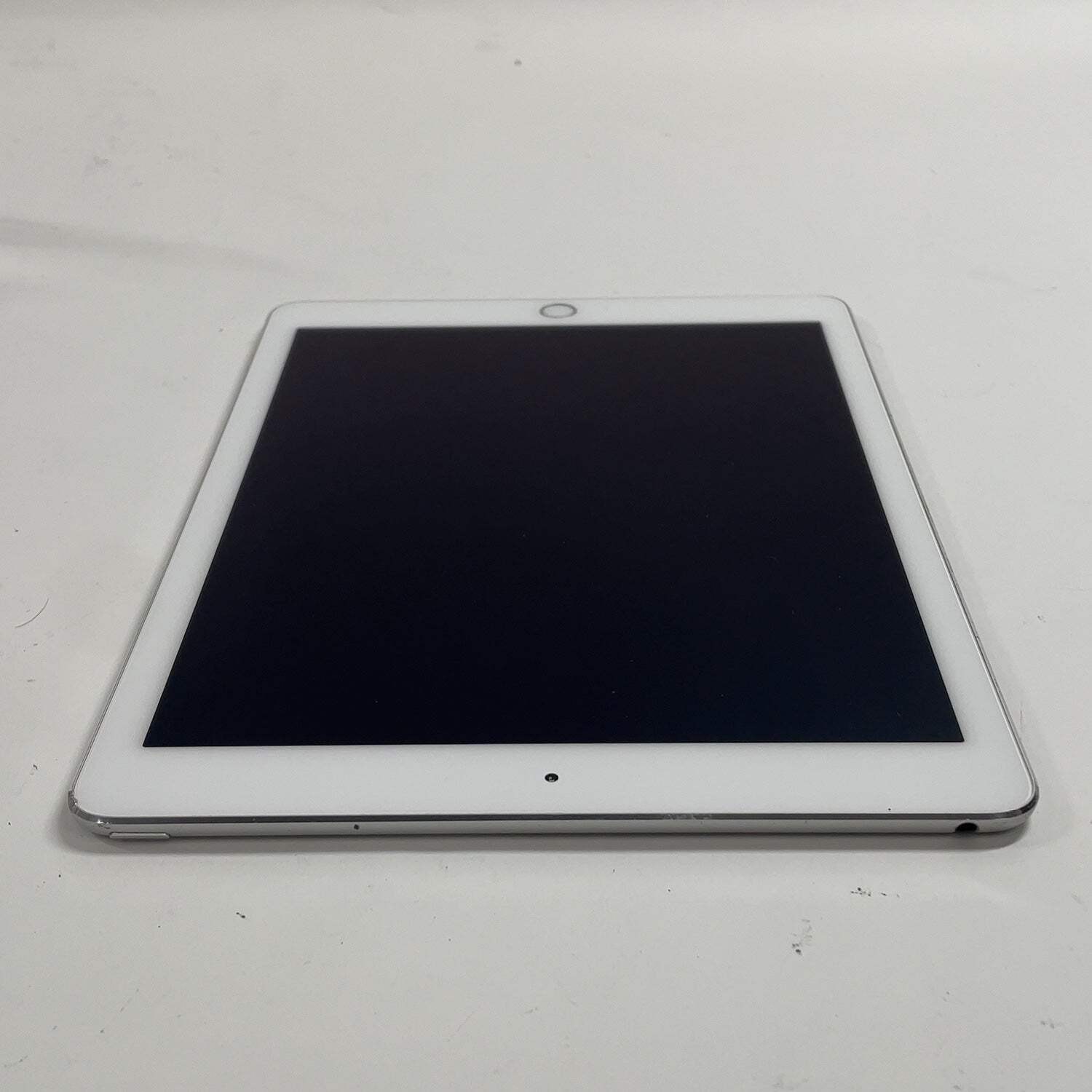 WiFi Only Apple iPad Air 2nd Gen 64GB Silver MGKMM2LL/A