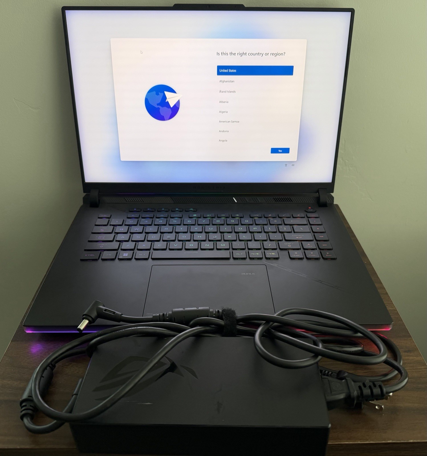 ASUS ROG Strix G634JY 16in i9-13980HX RTX 4090 64GB RAM 2TB SSD Windows 11 Pro