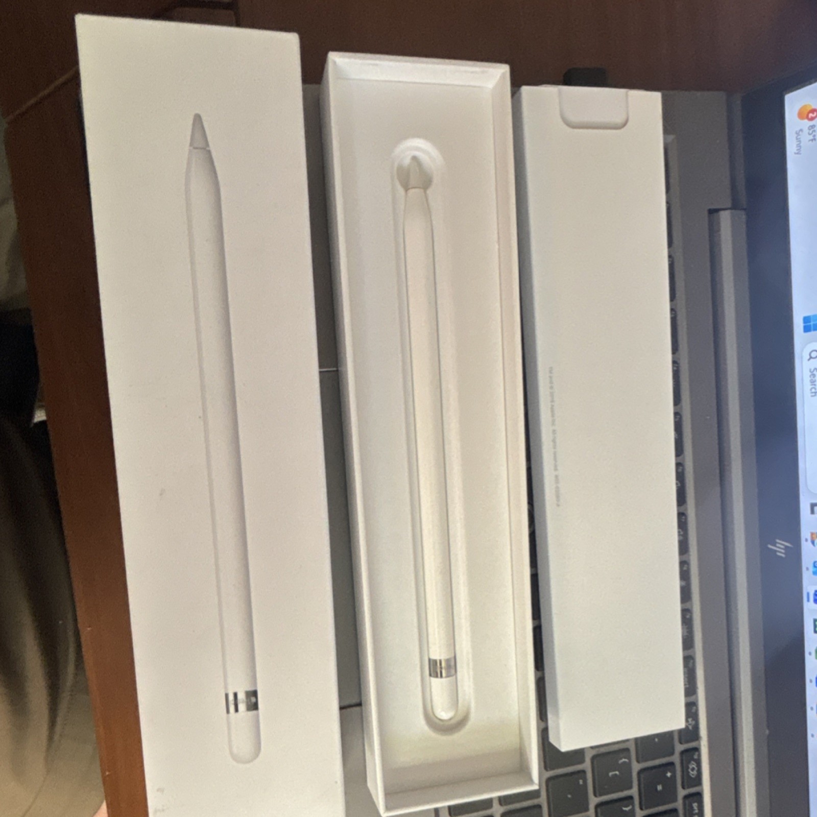 Apple Pencil Stylus for iPad Pro White Rigid Plastic in Box