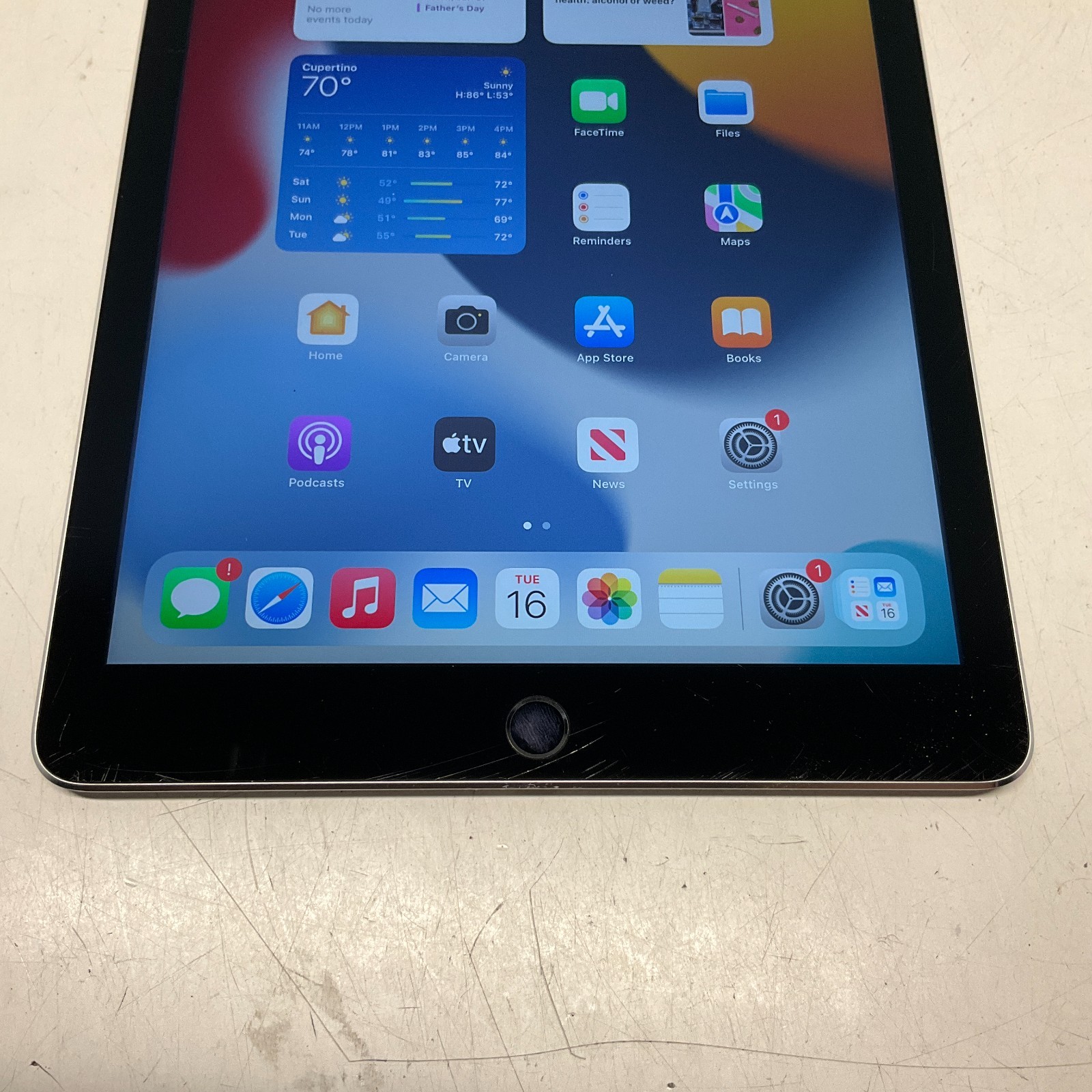 Apple iPad Air 2 A1566 9.7″ – 64GB – Wi-Fi – Space Gray – MGKL2LL/A Tested Works