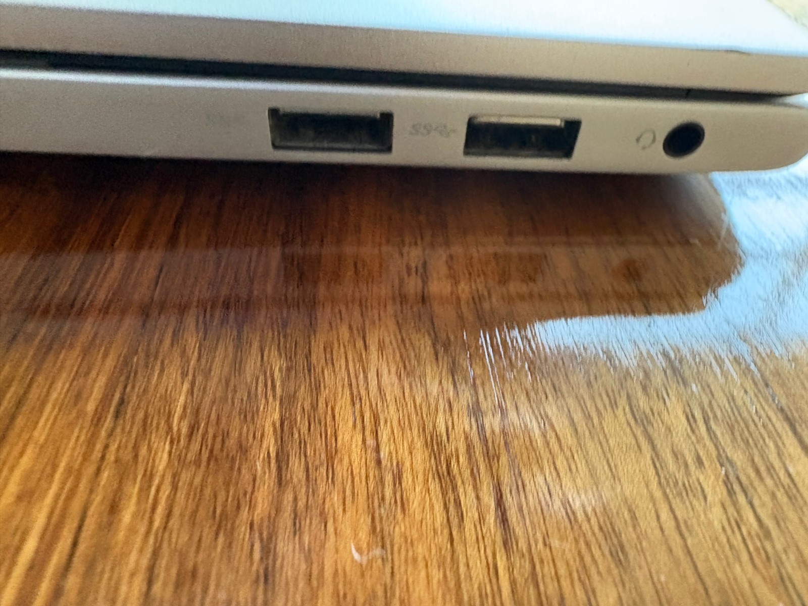 Used Dell Inspiron 15 2 in 1 Intel Core i5-10210U P84F 8 GB 512 GB SSD + Charger